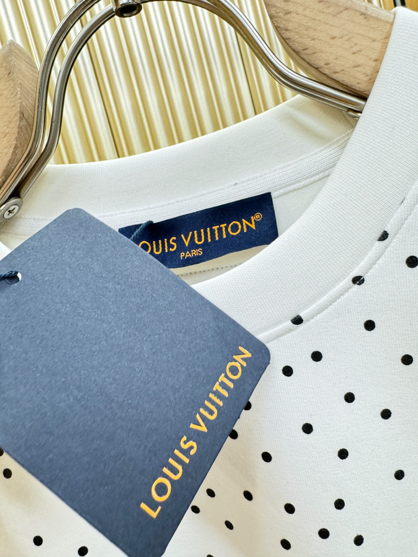 LV路易威登 2025ss秋季新品 长袖卫衣，经典Logo设计，百搭款 官网同步发售 定制面料，柔软细腻