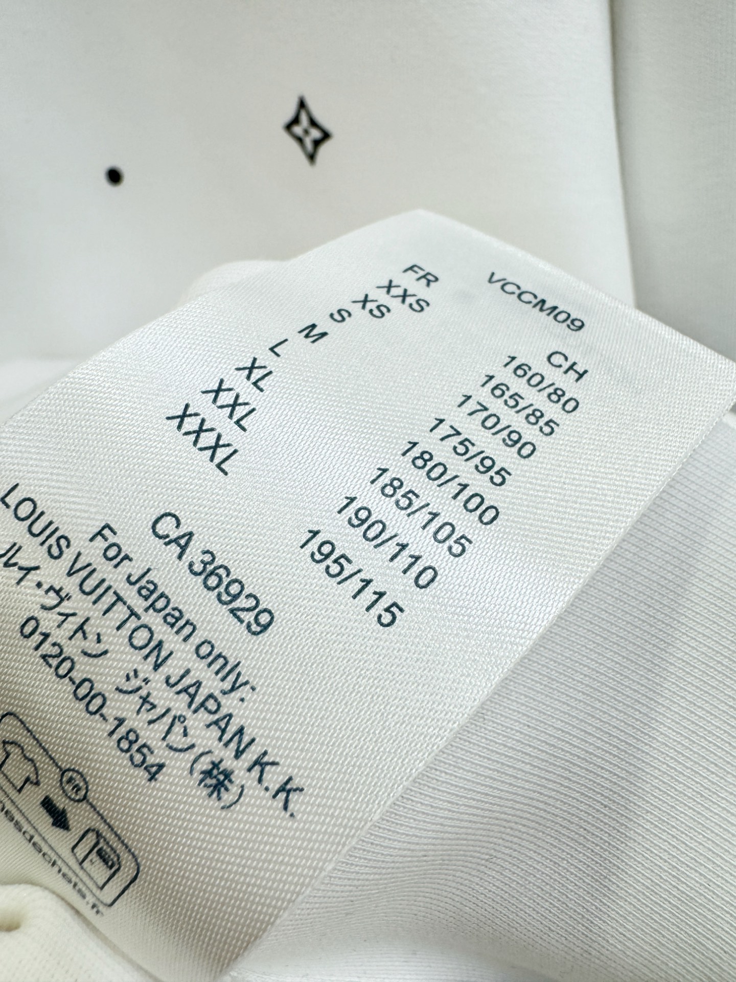 LV路易威登 2025ss秋季新品 长袖卫衣，经典Logo设计，百搭款 官网同步发售 定制面料，柔软细腻