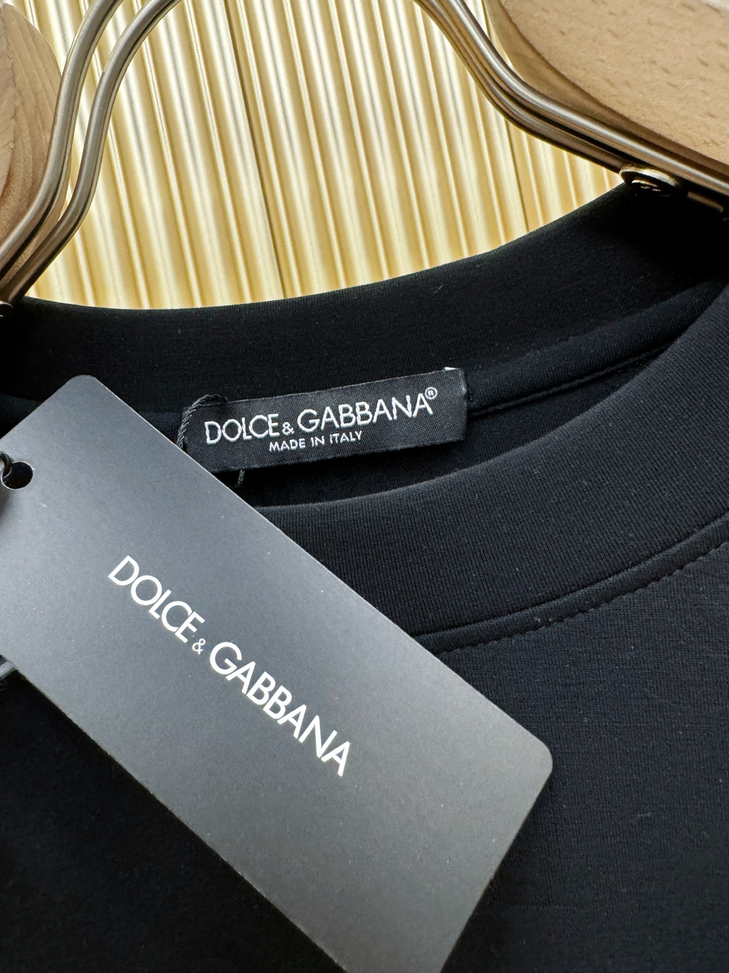 DG杜嘉班纳 顶级品质 2025秋冬新品长袖！长绒棉长袖，采用长绒棉面料，手感柔软。顶级进口私货，时尚设