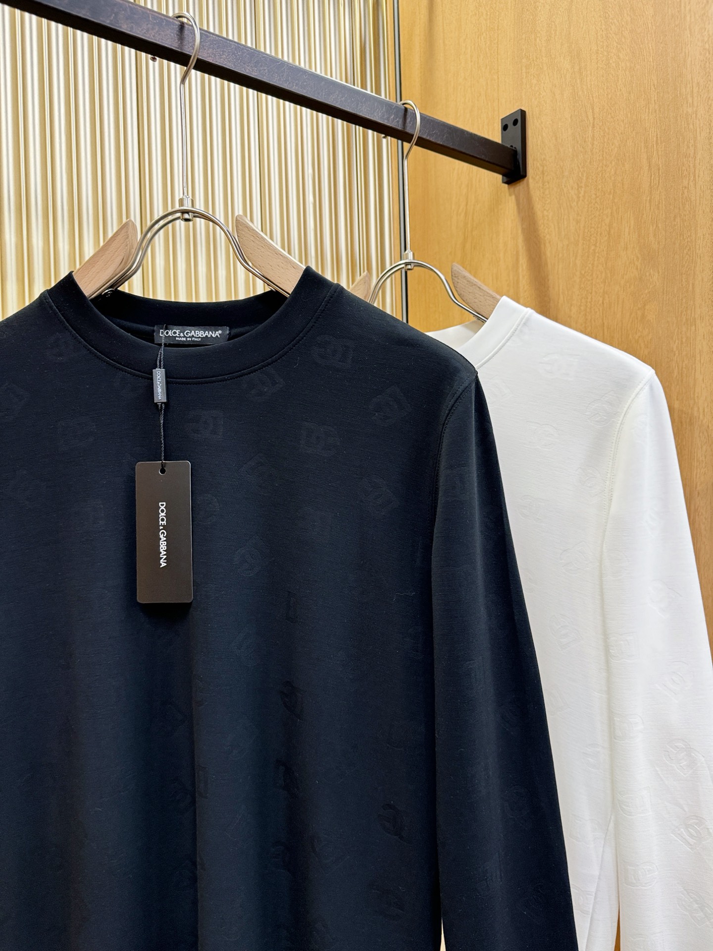 DG杜嘉班纳 顶级品质 2025秋冬新品长袖！长绒棉长袖，采用长绒棉面料，手感柔软。顶级进口私货，时尚设