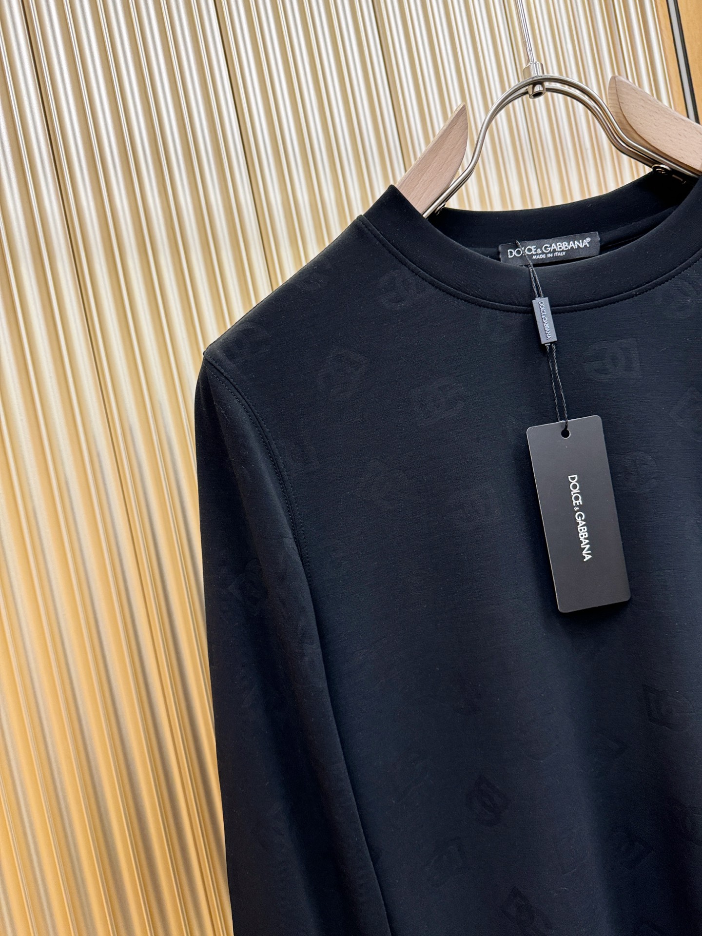 DG杜嘉班纳 顶级品质 2025秋冬新品长袖！长绒棉长袖，采用长绒棉面料，手感柔软。顶级进口私货，时尚设