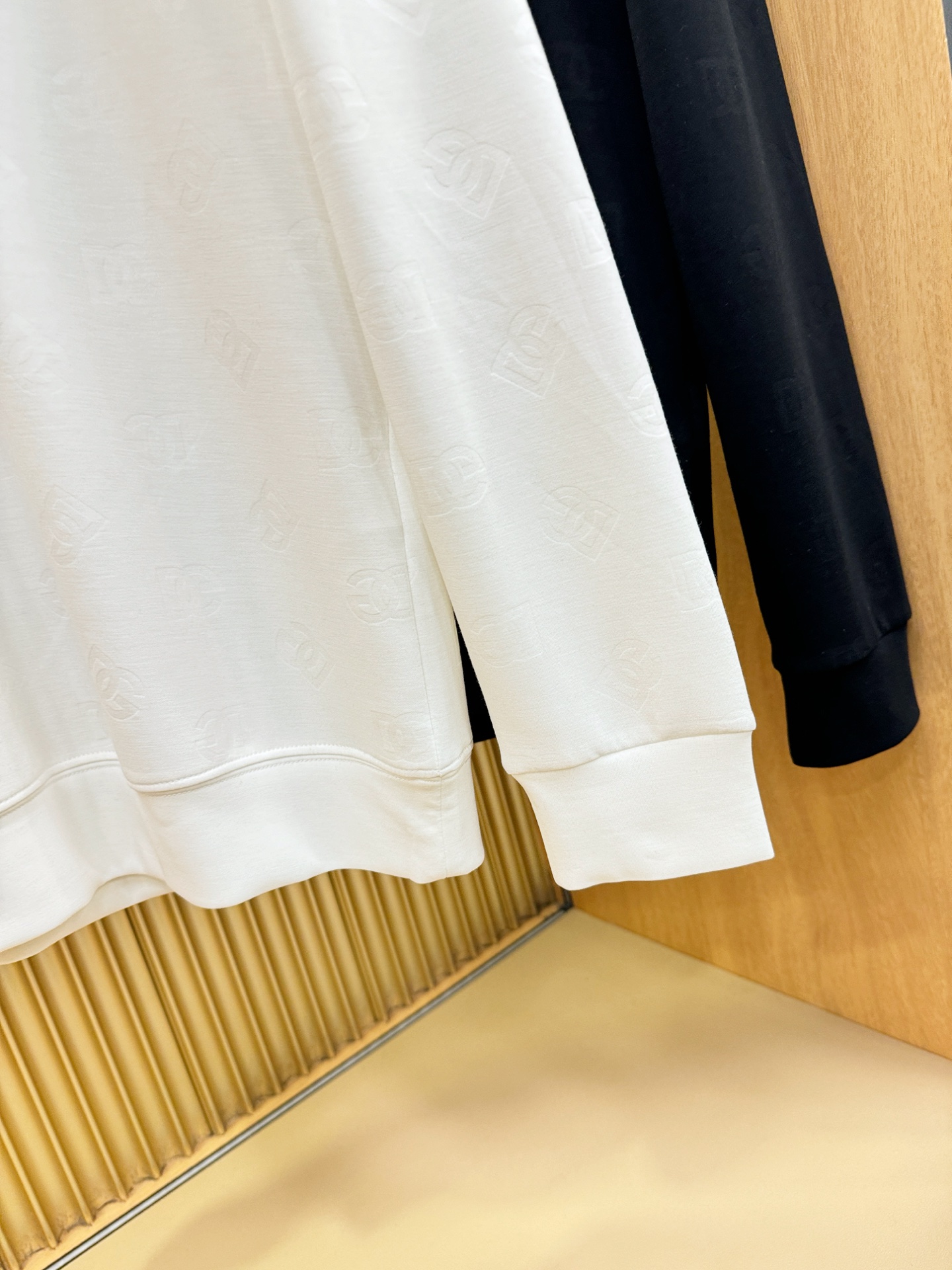 DG杜嘉班纳 顶级品质 2025秋冬新品长袖！长绒棉长袖，采用长绒棉面料，手感柔软。顶级进口私货，时尚设