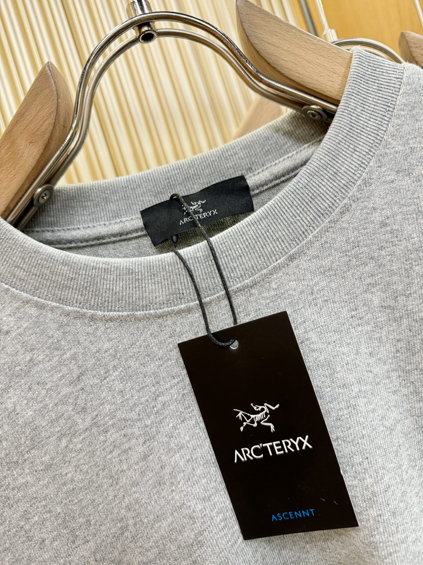 ARC‘TERYX/始祖鸟 2025秋冬新品长袖T恤，经典Logo设计，百搭款 官网同步发售，柔软细腻保