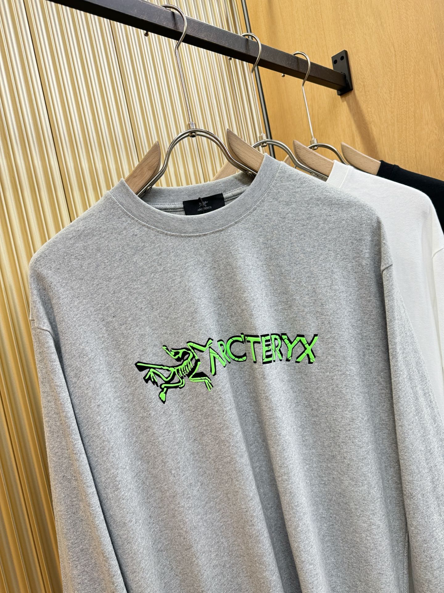 ARC‘TERYX/始祖鸟 2025秋冬新品长袖T恤，经典Logo设计，百搭款 官网同步发售，柔软细腻保