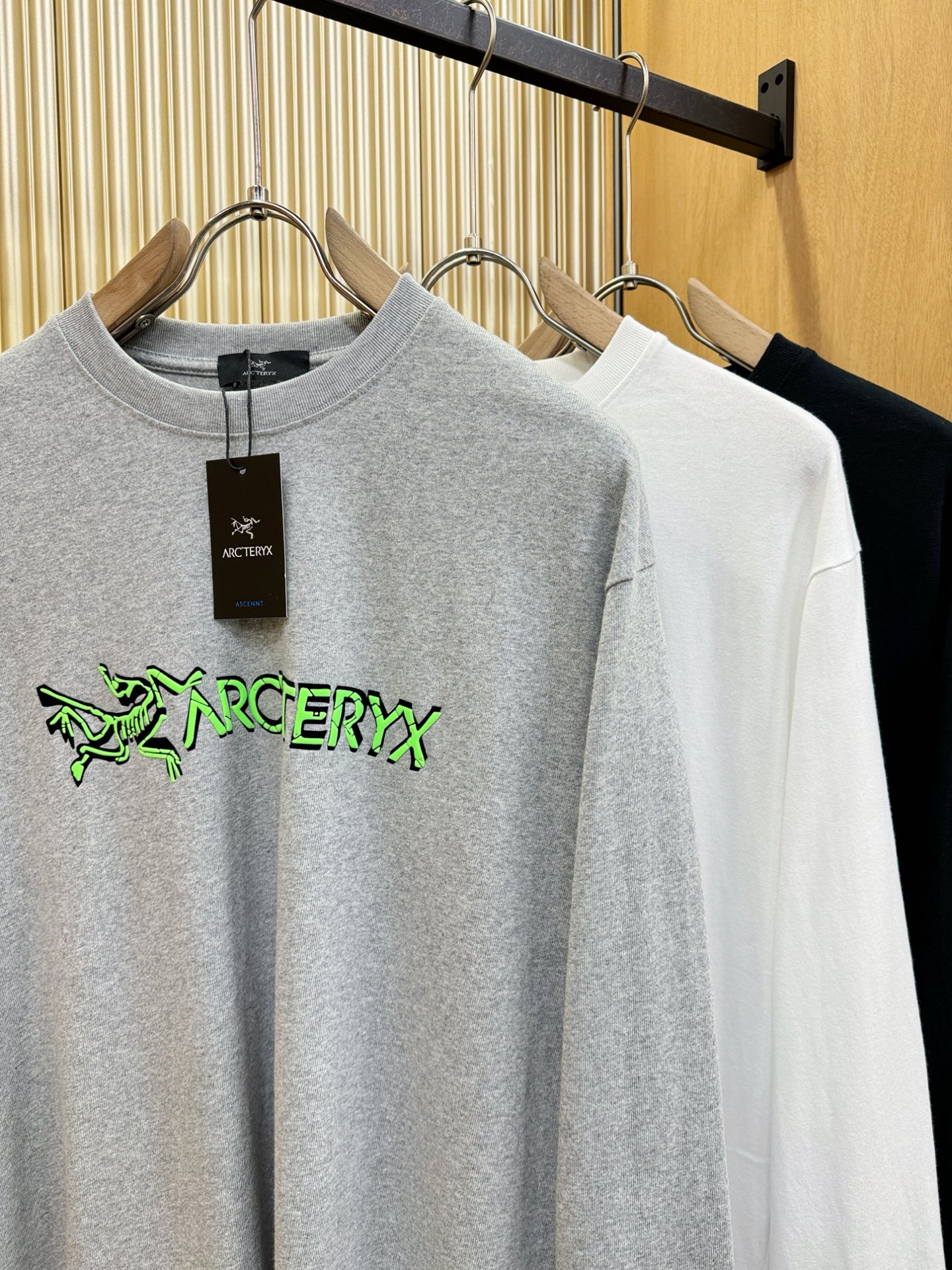 ARC‘TERYX/始祖鸟 2025秋冬新品长袖T恤，经典Logo设计，百搭款 官网同步发售，柔软细腻保