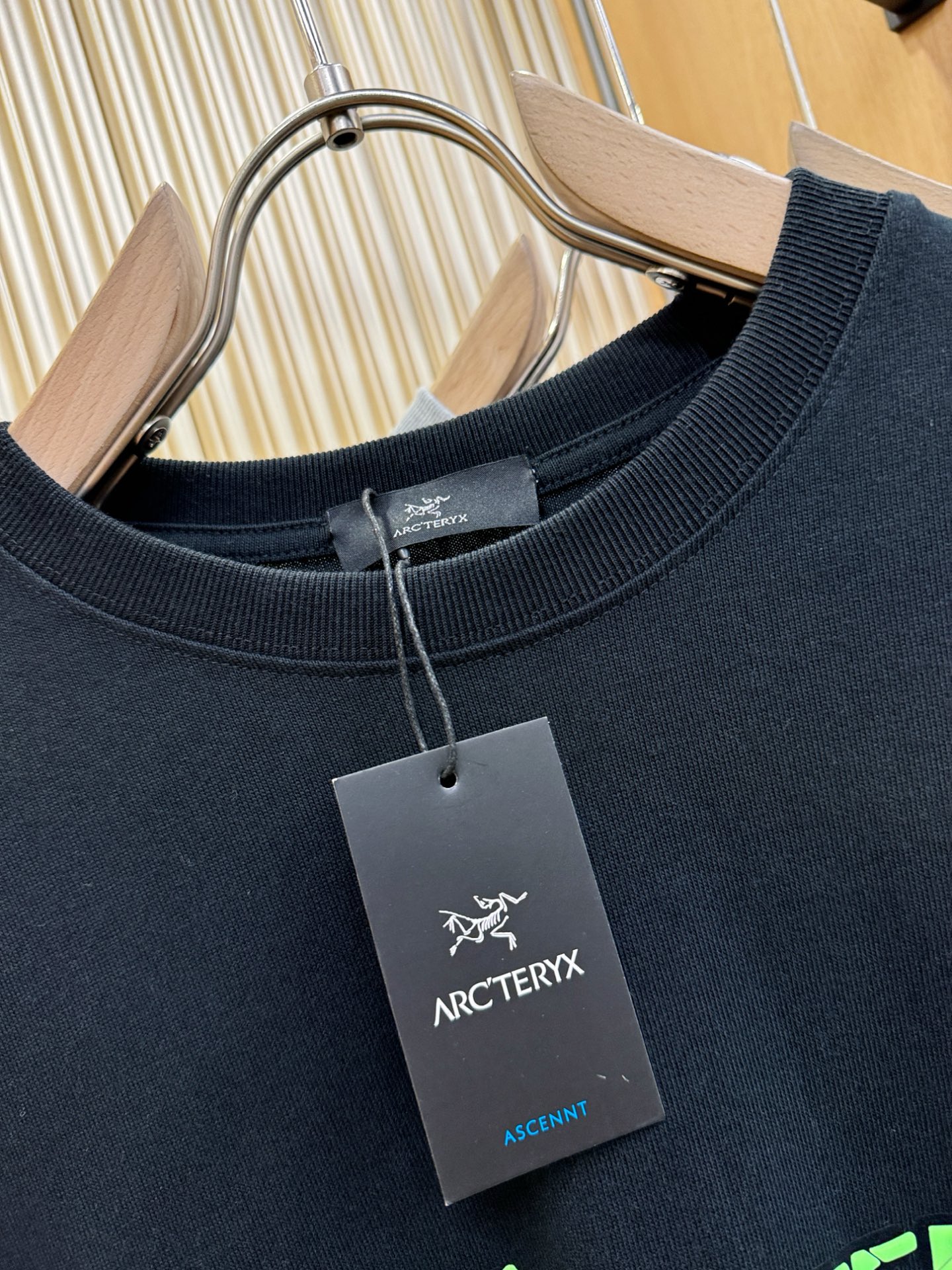 ARC‘TERYX/始祖鸟 2025秋冬新品长袖T恤，经典Logo设计，百搭款 官网同步发售，柔软细腻保