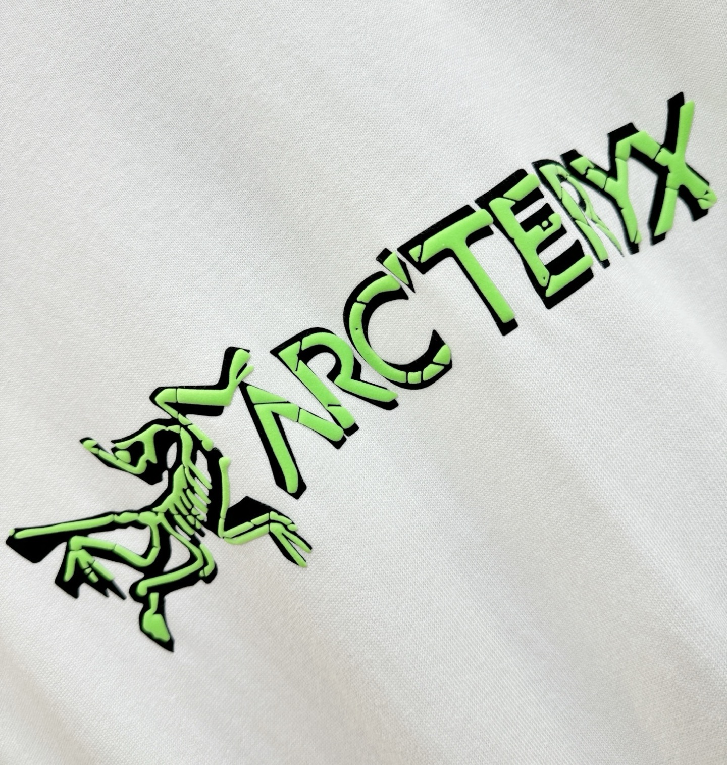 ARC‘TERYX/始祖鸟 2025秋冬新品长袖T恤，经典Logo设计，百搭款 官网同步发售，柔软细腻保