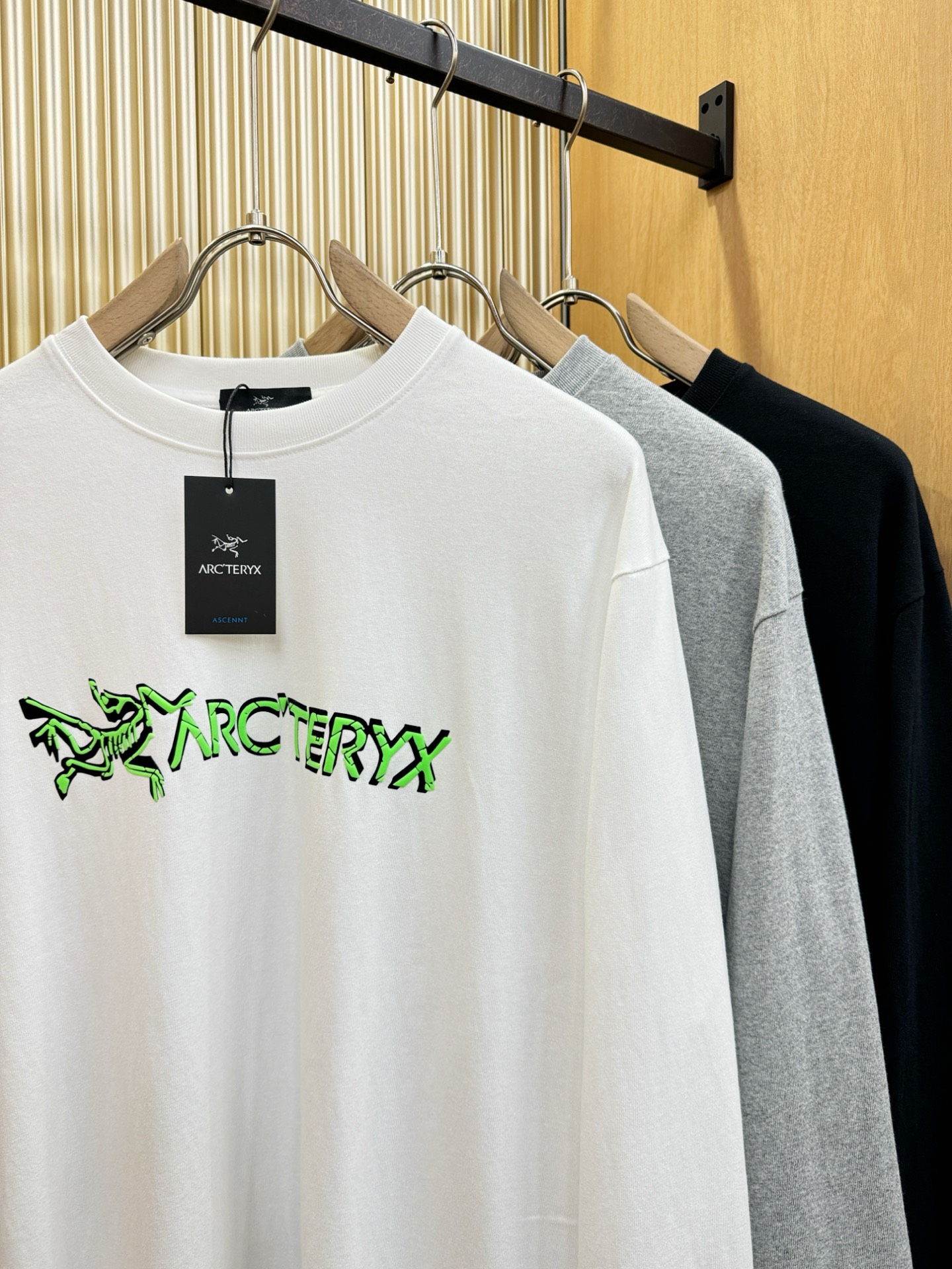 ARC‘TERYX/始祖鸟 2025秋冬新品长袖T恤，经典Logo设计，百搭款 官网同步发售，柔软细腻保