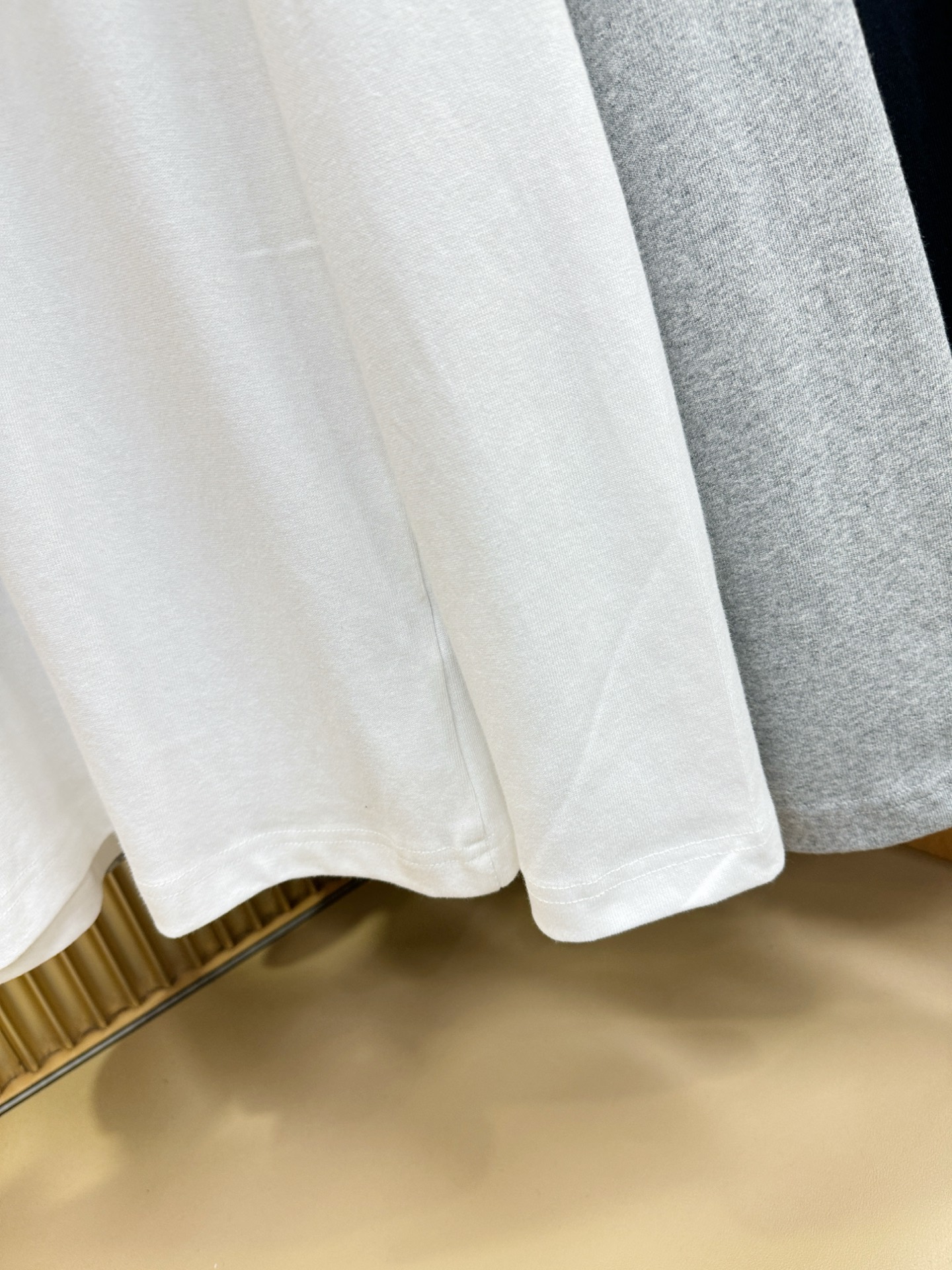 ARC‘TERYX/始祖鸟 2025秋冬新品长袖T恤，经典Logo设计，百搭款 官网同步发售，柔软细腻保