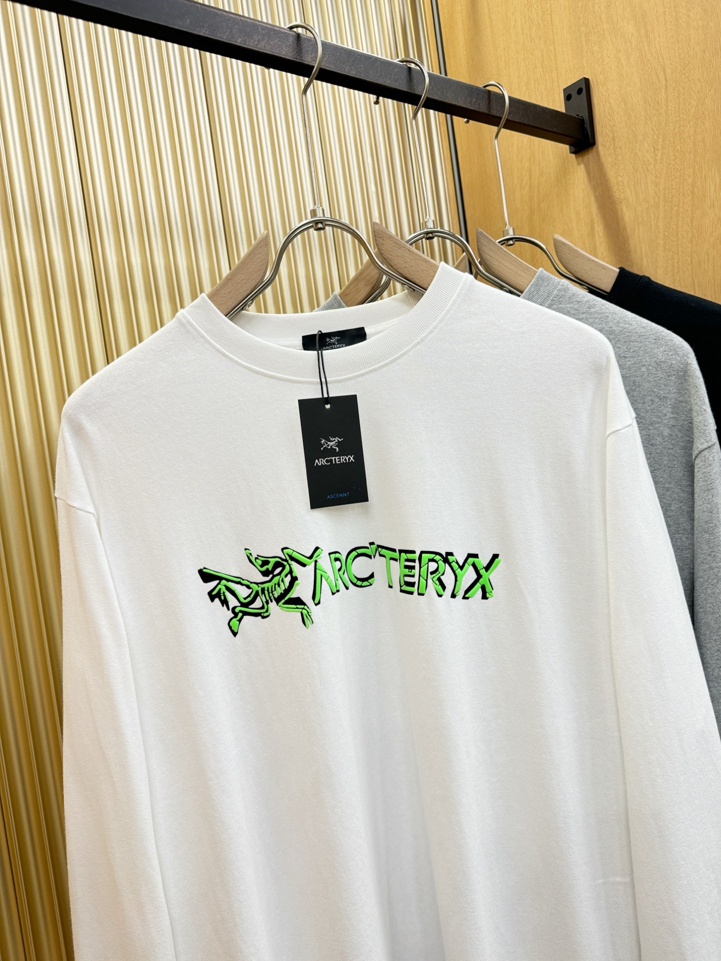 ARC‘TERYX/始祖鸟 2025秋冬新品长袖T恤，经典Logo设计，百搭款 官网同步发售，柔软细腻保