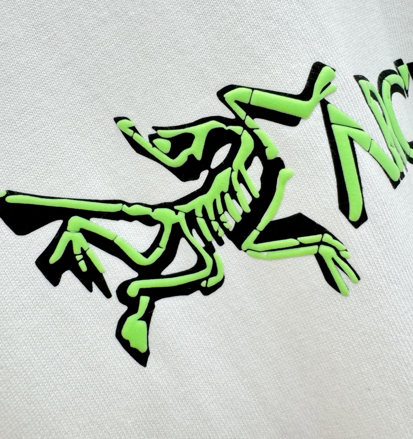 ARC‘TERYX/始祖鸟 2025秋冬新品长袖T恤，经典Logo设计，百搭款 官网同步发售，柔软细腻保