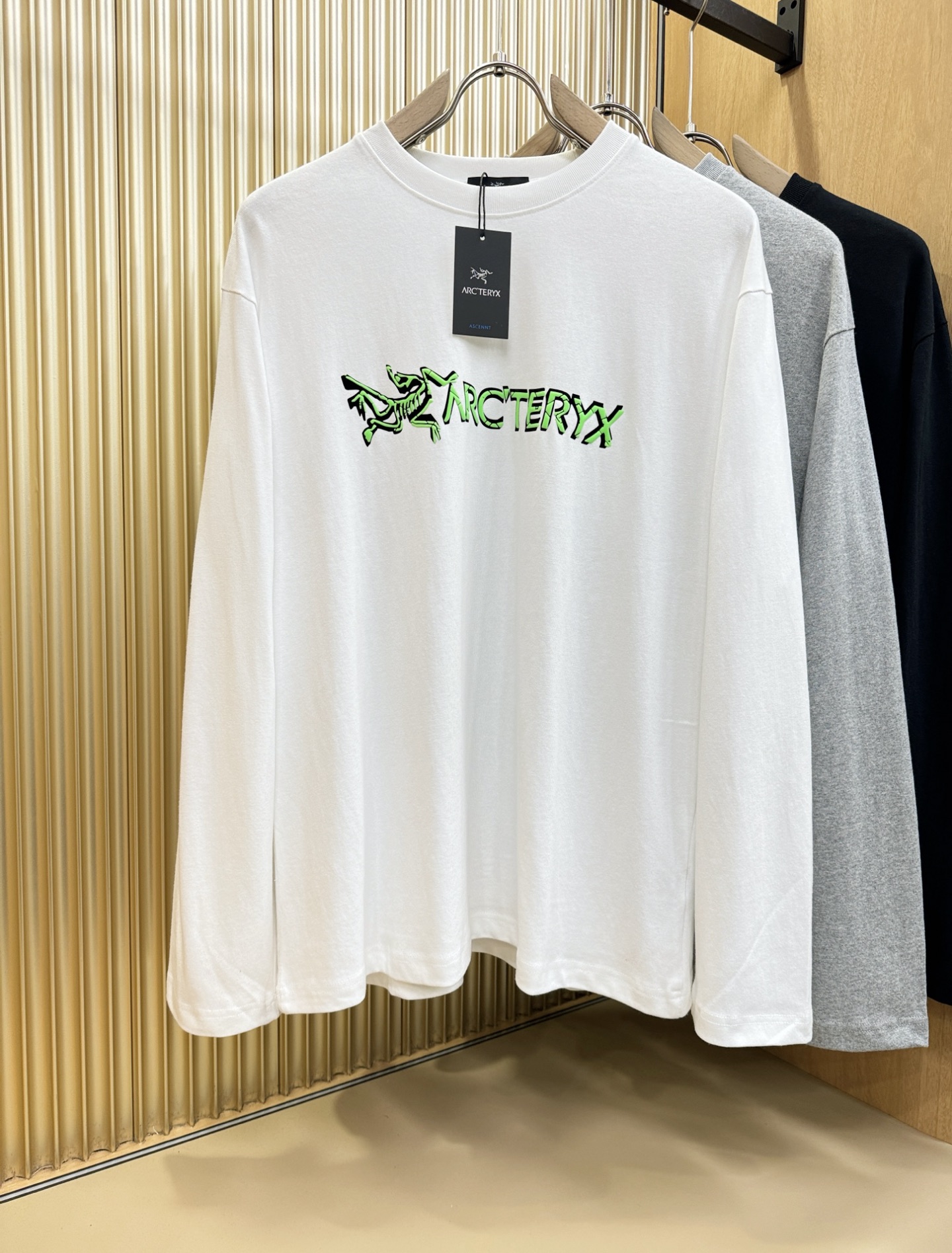 ARC‘TERYX/始祖鸟 2025秋冬新品长袖T恤，经典Logo设计，百搭款 官网同步发售，柔软细腻保
