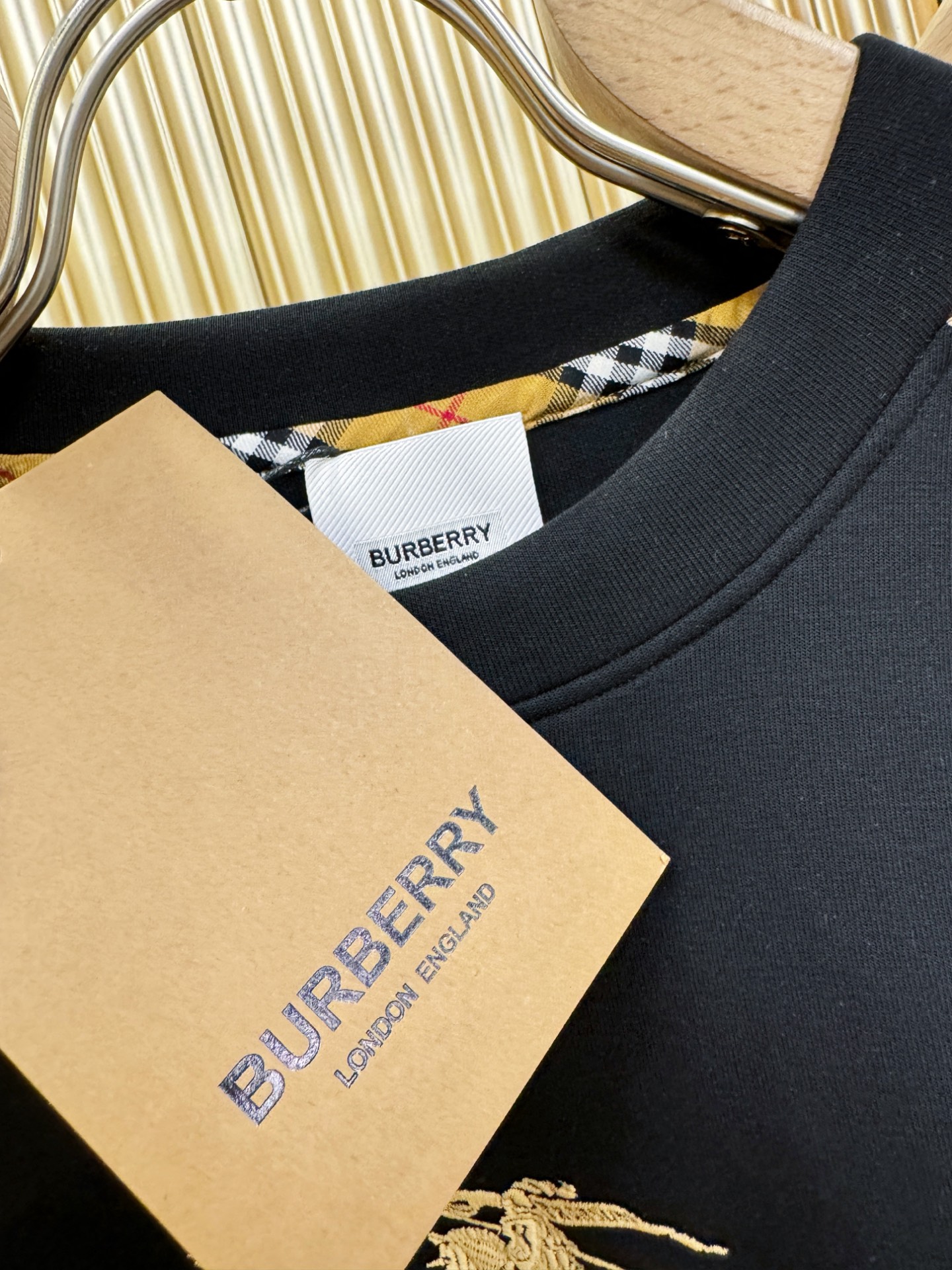 BURBERRY巴宝莉 2025ss秋季新品 长袖卫衣，经典Logo设计，百搭款 官网同步发售 定制面料