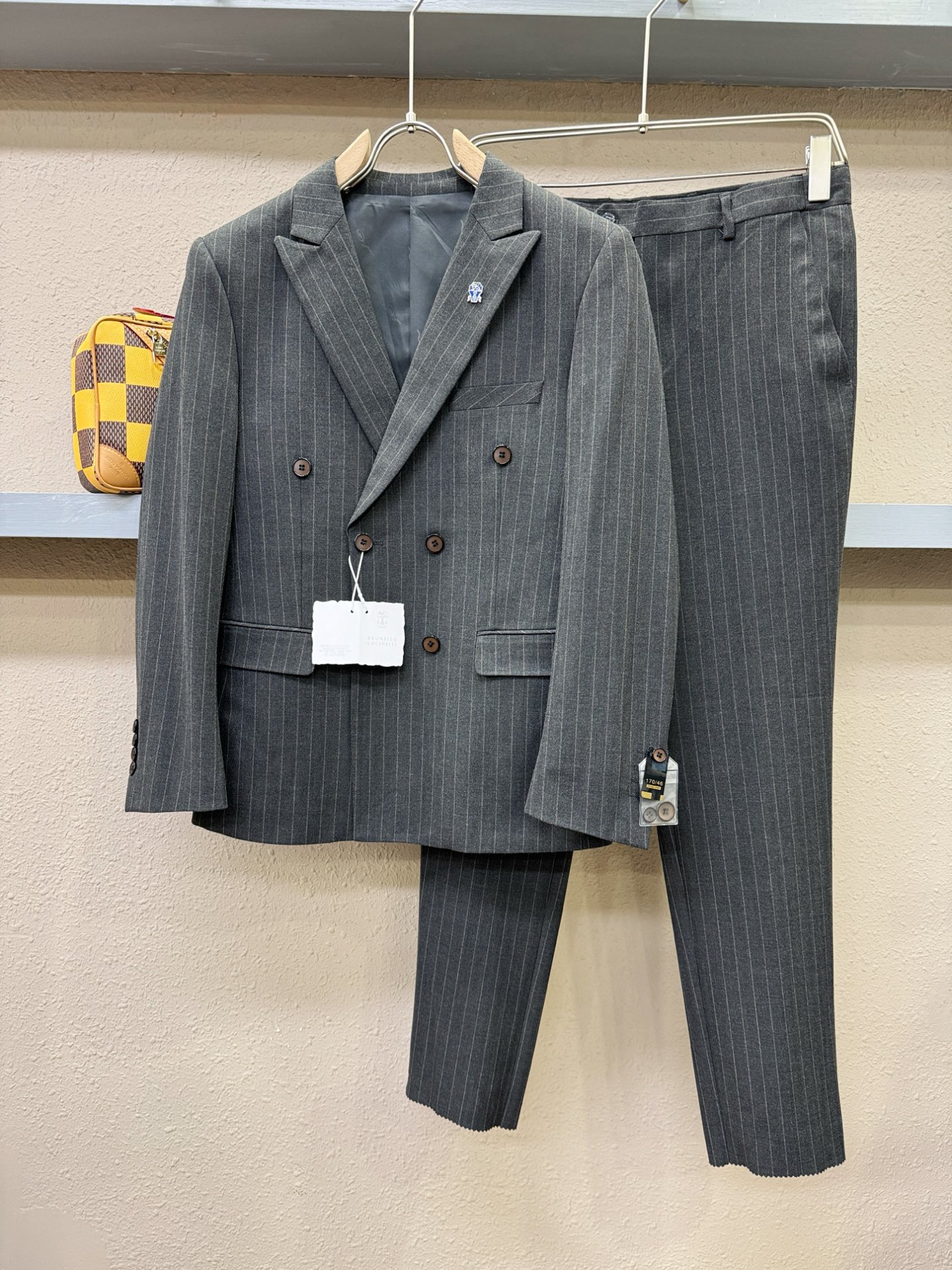 套装 BC布鲁提 2025新款西服套装，客供意大利顶级奢华面料，没有一位成功男人能拒绝 西服的质感，西装