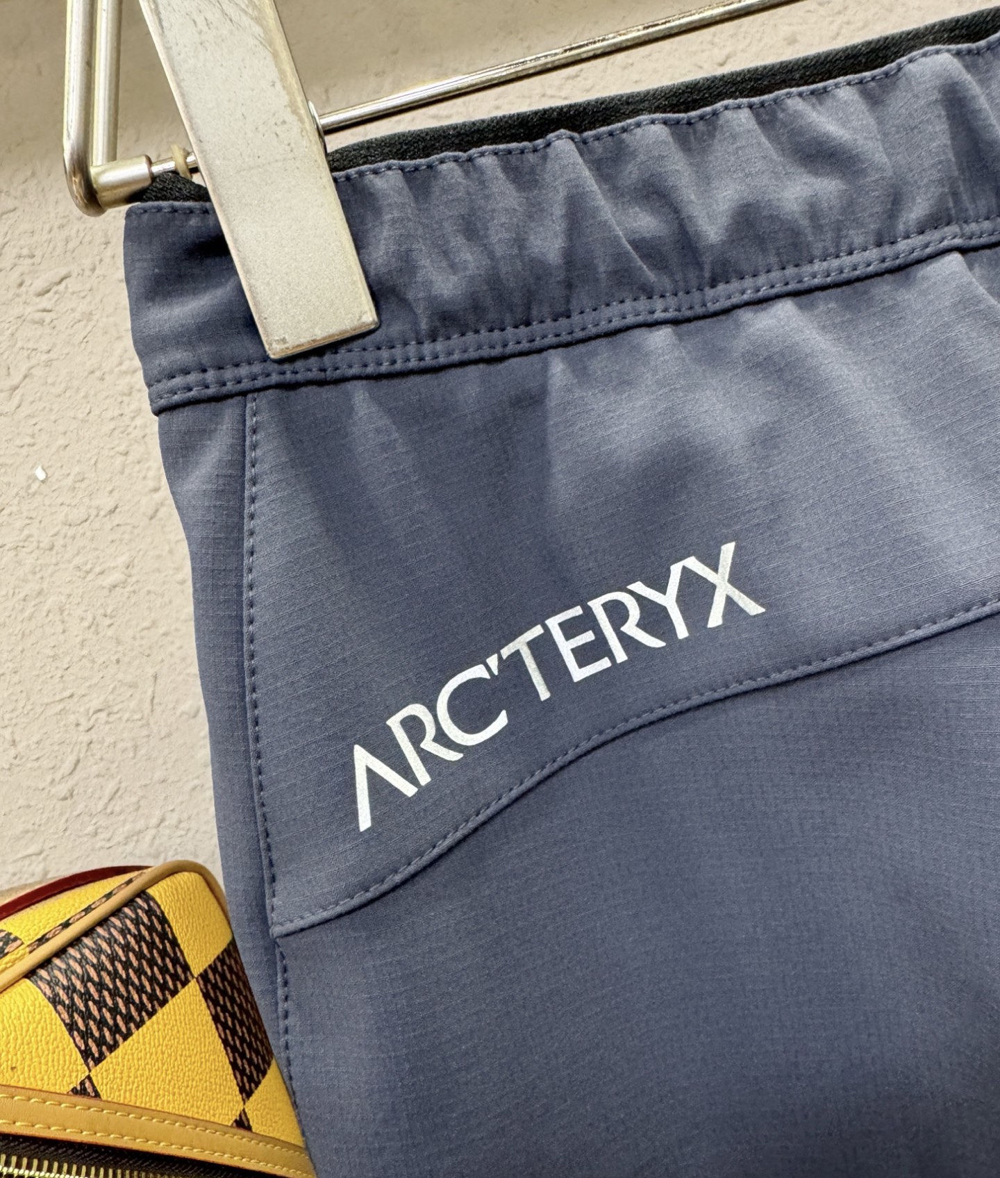 ARC‘TERYX/始祖鸟  2025新品爆款休闲裤，选用欧洲面料，柔软舒适有质感，原版五金配件，非常炫