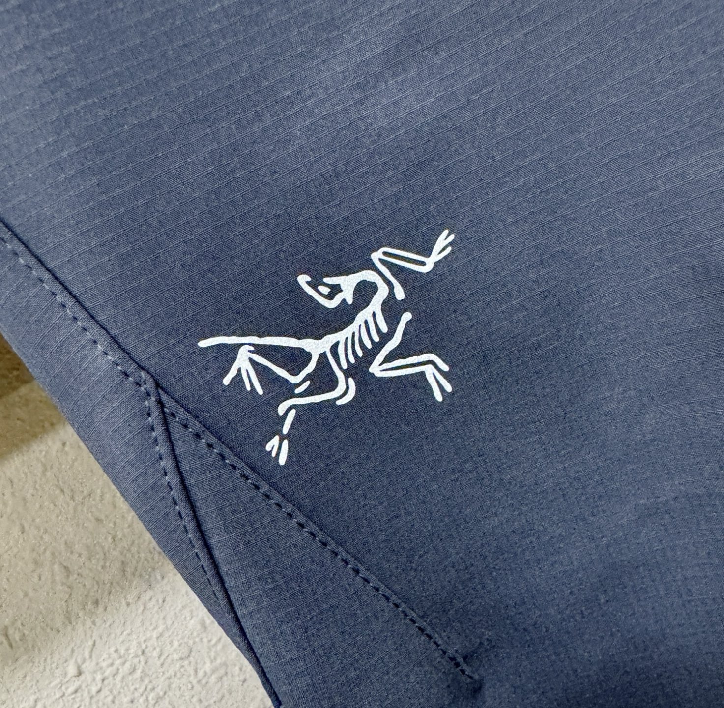 ARC‘TERYX/始祖鸟  2025新品爆款休闲裤，选用欧洲面料，柔软舒适有质感，原版五金配件，非常炫