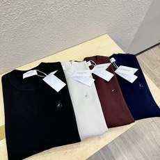 TB 2025秋冬新款毛衣,桑蚕丝+绵羊毛,顶级桑蚕丝绵羊毛面料,手感柔软。 logo图案设计,贸易公司 TB 2025秋冬新款毛衣,桑蚕丝+绵羊毛,顶级桑蚕丝绵羊毛面料,手感柔软。 logo图案设计,贸易公司