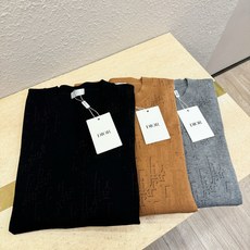 Dior迪奥 2025秋冬新款毛衣,桑蚕丝+绵羊毛,顶级桑蚕丝绵羊毛面料,手感柔软。 logo图案设计, Dior迪奥 2025秋冬新款毛衣,桑蚕丝+绵羊毛,顶级桑蚕丝绵羊毛面料,手感柔软。 logo图案设计,