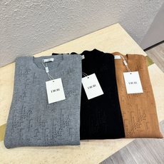 Dior迪奥 2025秋冬新款毛衣,桑蚕丝+绵羊毛,顶级桑蚕丝绵羊毛面料,手感柔软。 logo图案设计, Dior迪奥 2025秋冬新款毛衣,桑蚕丝+绵羊毛,顶级桑蚕丝绵羊毛面料,手感柔软。 logo图案设计,