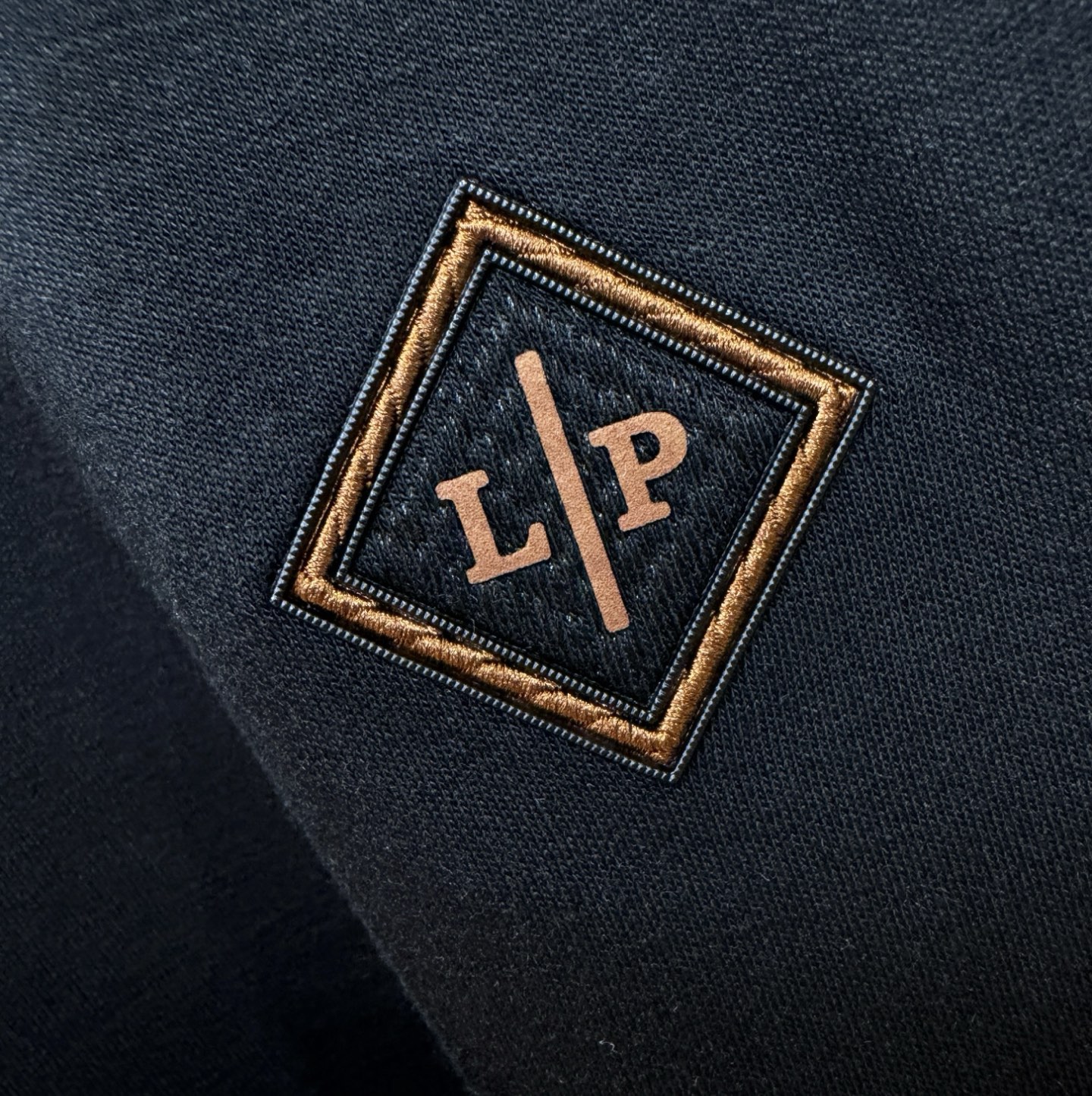 Loro Piana诺悠翩雅 顶级品质 2025秋冬新品短袖！原版定制面料，手感柔软。顶级进口私货，时尚