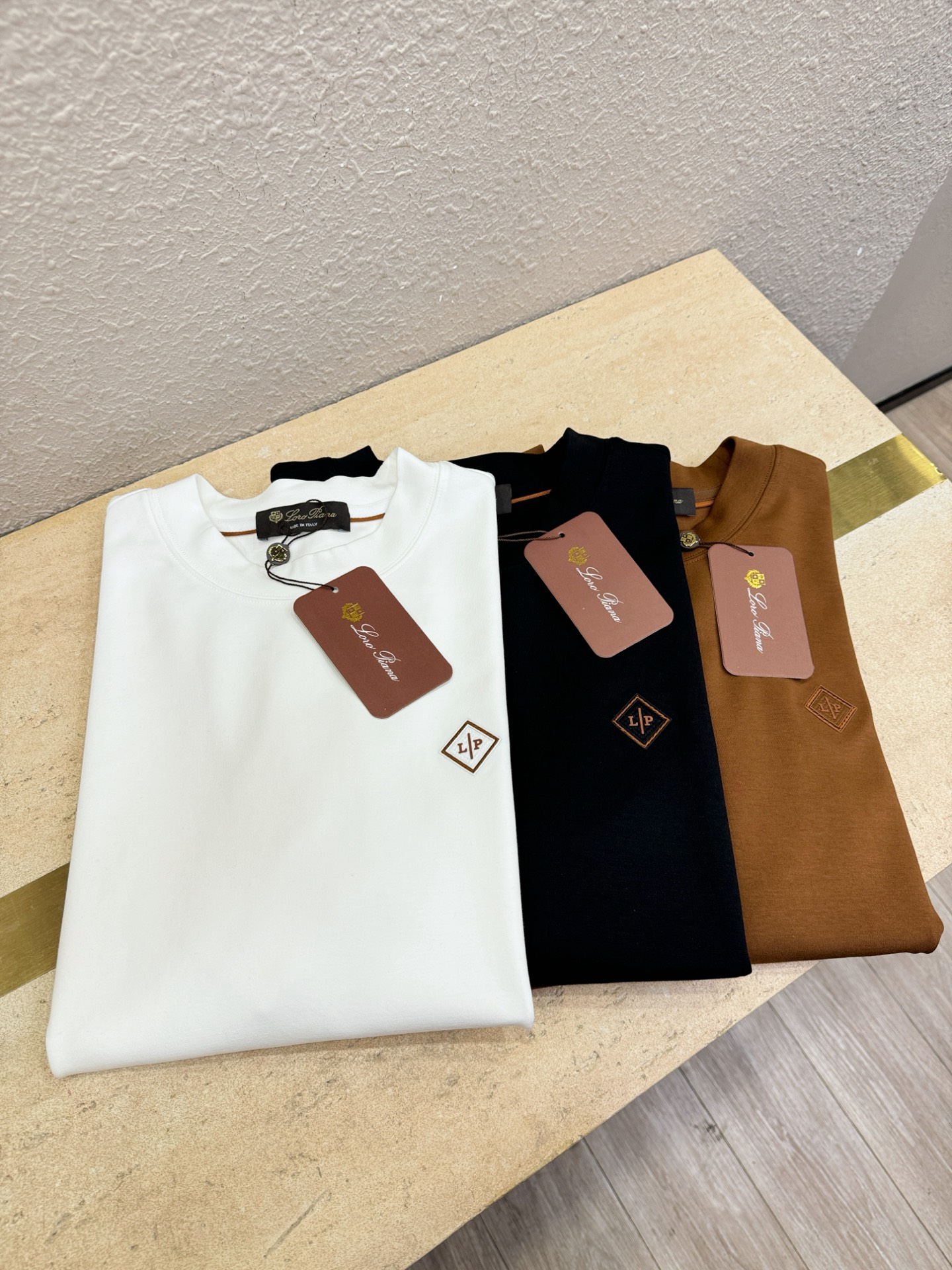 Loro Piana诺悠翩雅 顶级品质 2025秋冬新品短袖！原版定制面料，手感柔软。顶级进口私货，时尚
