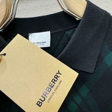 BURBERRY巴宝莉 2025秋冬新款毛衣,桑蚕丝+绵羊毛,顶级桑蚕丝绵羊毛面料,手感柔软。 logo BURBERRY巴宝莉 2025秋冬新款毛衣,桑蚕丝+绵羊毛,顶级桑蚕丝绵羊毛面料,手感柔软。 logo