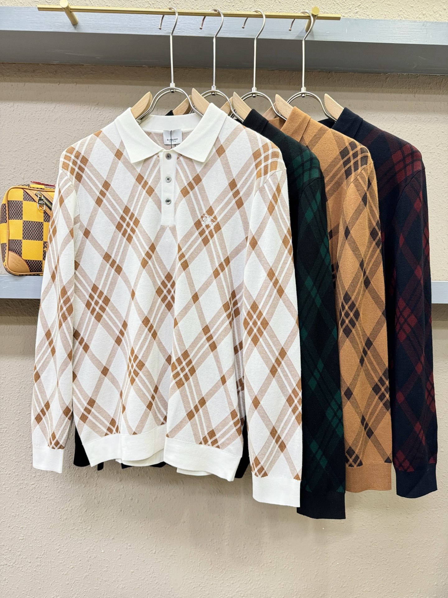BURBERRY巴宝莉 2025秋冬新款毛衣，桑蚕丝+绵羊毛，顶级桑蚕丝绵羊毛面料，手感柔软。 logo