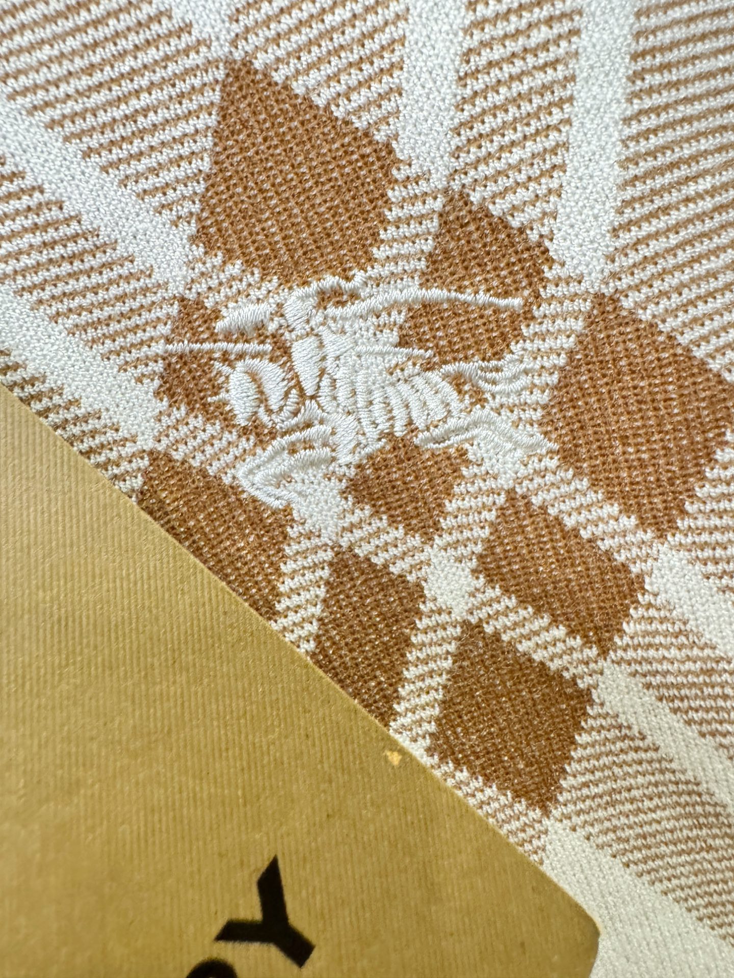 BURBERRY巴宝莉 2025秋冬新款毛衣，桑蚕丝+绵羊毛，顶级桑蚕丝绵羊毛面料，手感柔软。 logo