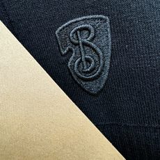 BURBERRY巴宝莉 2025秋冬新款毛衣,桑蚕丝+绵羊毛,顶级桑蚕丝绵羊毛面料,手感柔软。 logo BURBERRY巴宝莉 2025秋冬新款毛衣,桑蚕丝+绵羊毛,顶级桑蚕丝绵羊毛面料,手感柔软。 logo