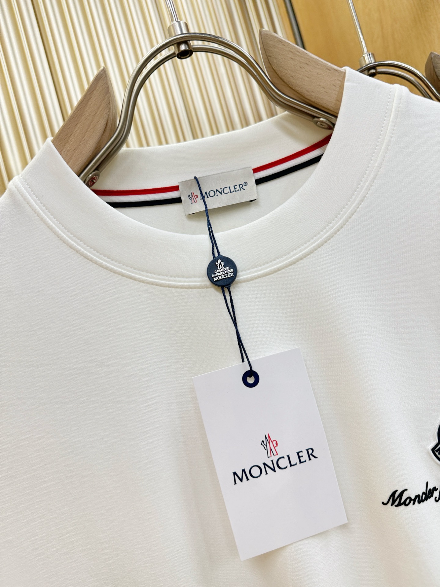 Moncler蒙口 顶级品质 2025秋冬新品短袖！原版定制面料，手感柔软。顶级进口私货，时尚设计潮流羊