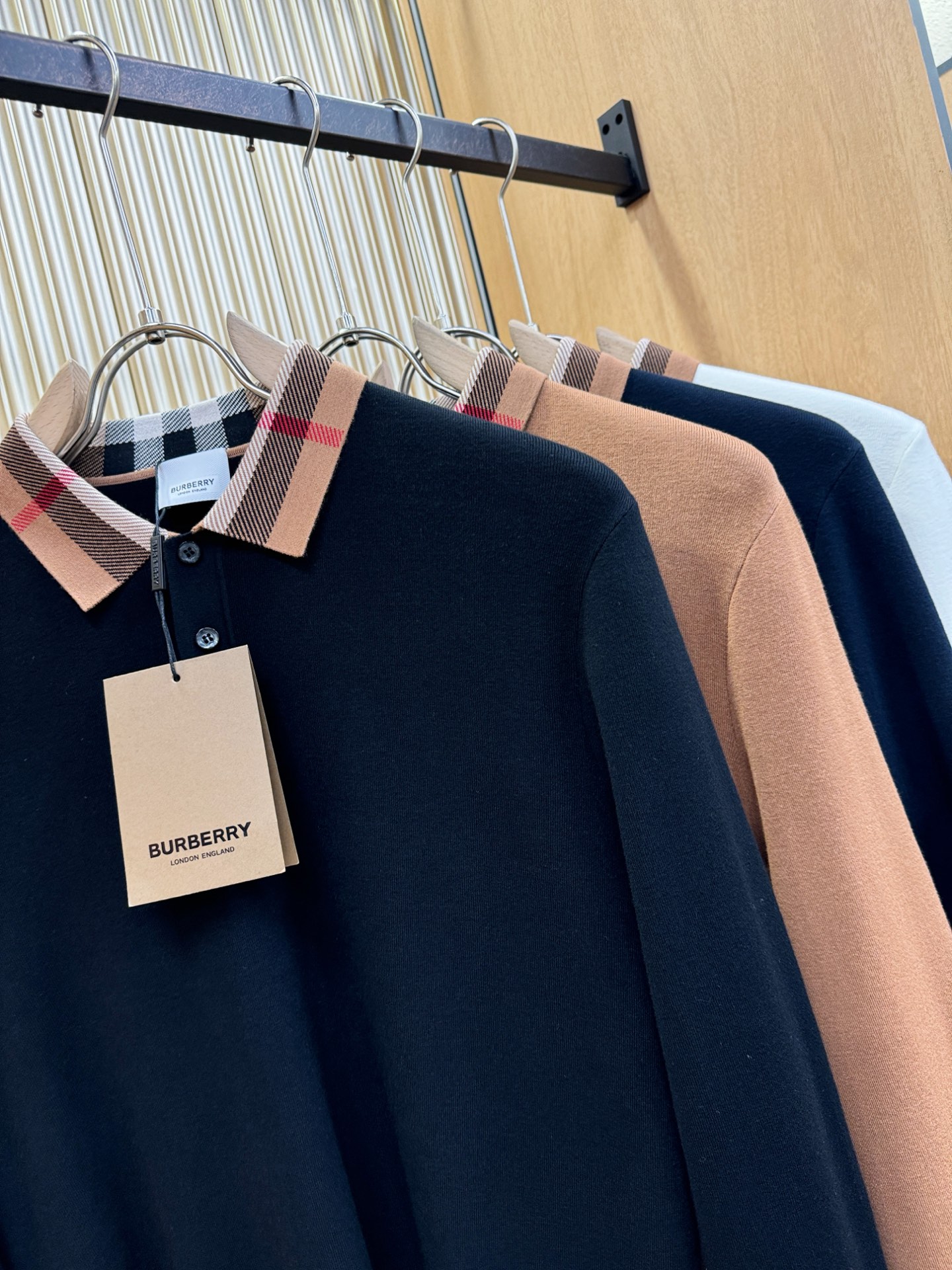 BURBERRY巴宝莉 2025秋冬新款毛衣，桑蚕丝+绵羊毛，顶级桑蚕丝绵羊毛面料，手感柔软。 logo