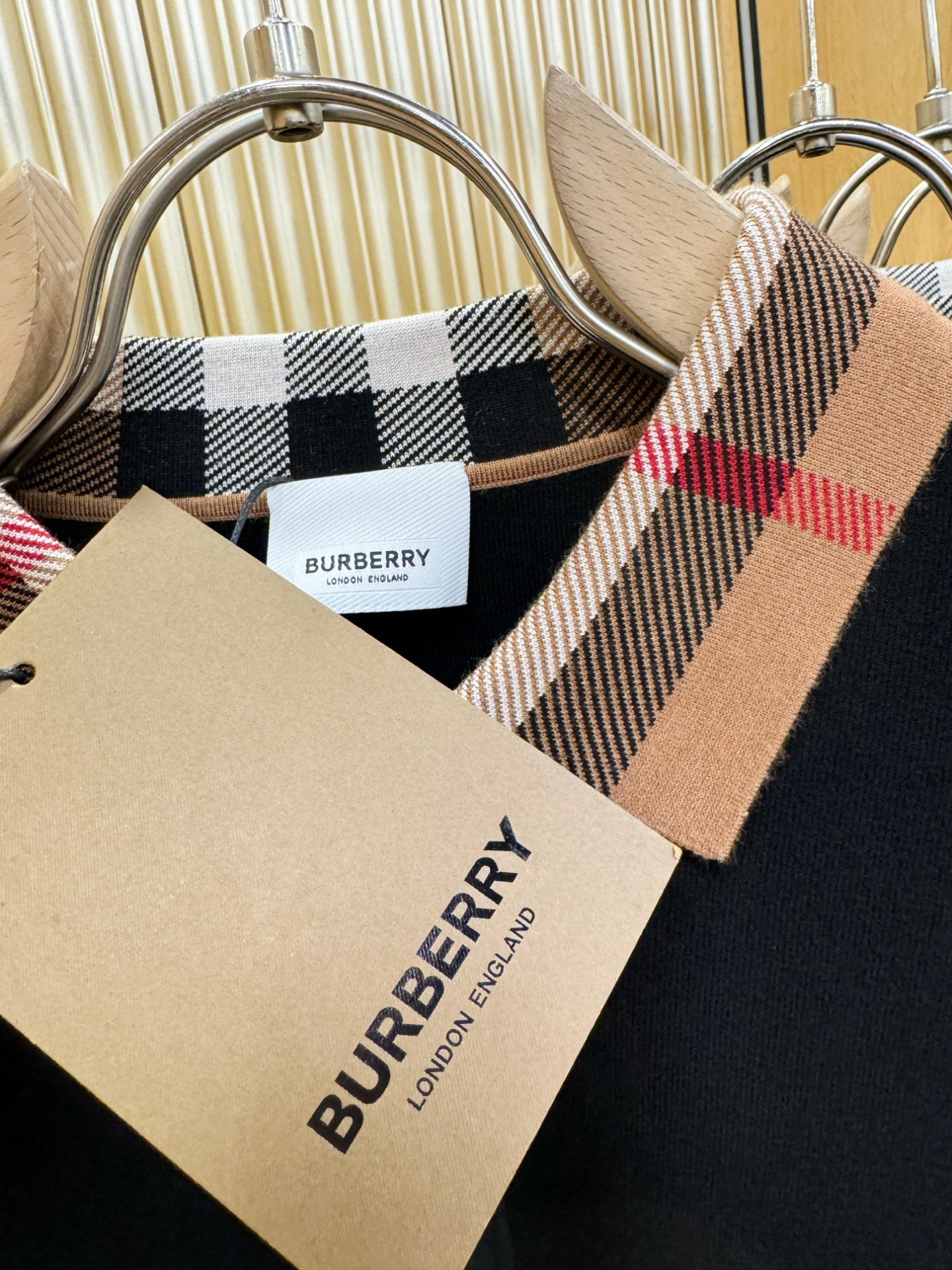BURBERRY巴宝莉 2025秋冬新款毛衣，桑蚕丝+绵羊毛，顶级桑蚕丝绵羊毛面料，手感柔软。 logo
