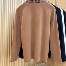 BURBERRY巴宝莉 2025秋冬新款毛衣,桑蚕丝+绵羊毛,顶级桑蚕丝绵羊毛面料,手感柔软。 logo BURBERRY巴宝莉 2025秋冬新款毛衣,桑蚕丝+绵羊毛,顶级桑蚕丝绵羊毛面料,手感柔软。 logo