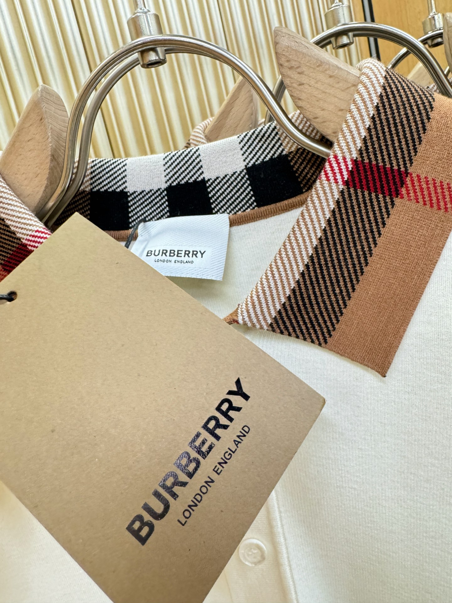BURBERRY巴宝莉 2025秋冬新款毛衣，桑蚕丝+绵羊毛，顶级桑蚕丝绵羊毛面料，手感柔软。 logo