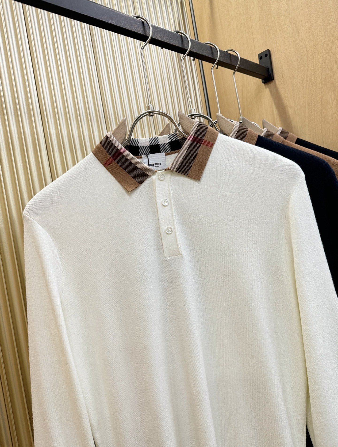 BURBERRY巴宝莉 2025秋冬新款毛衣，桑蚕丝+绵羊毛，顶级桑蚕丝绵羊毛面料，手感柔软。 logo
