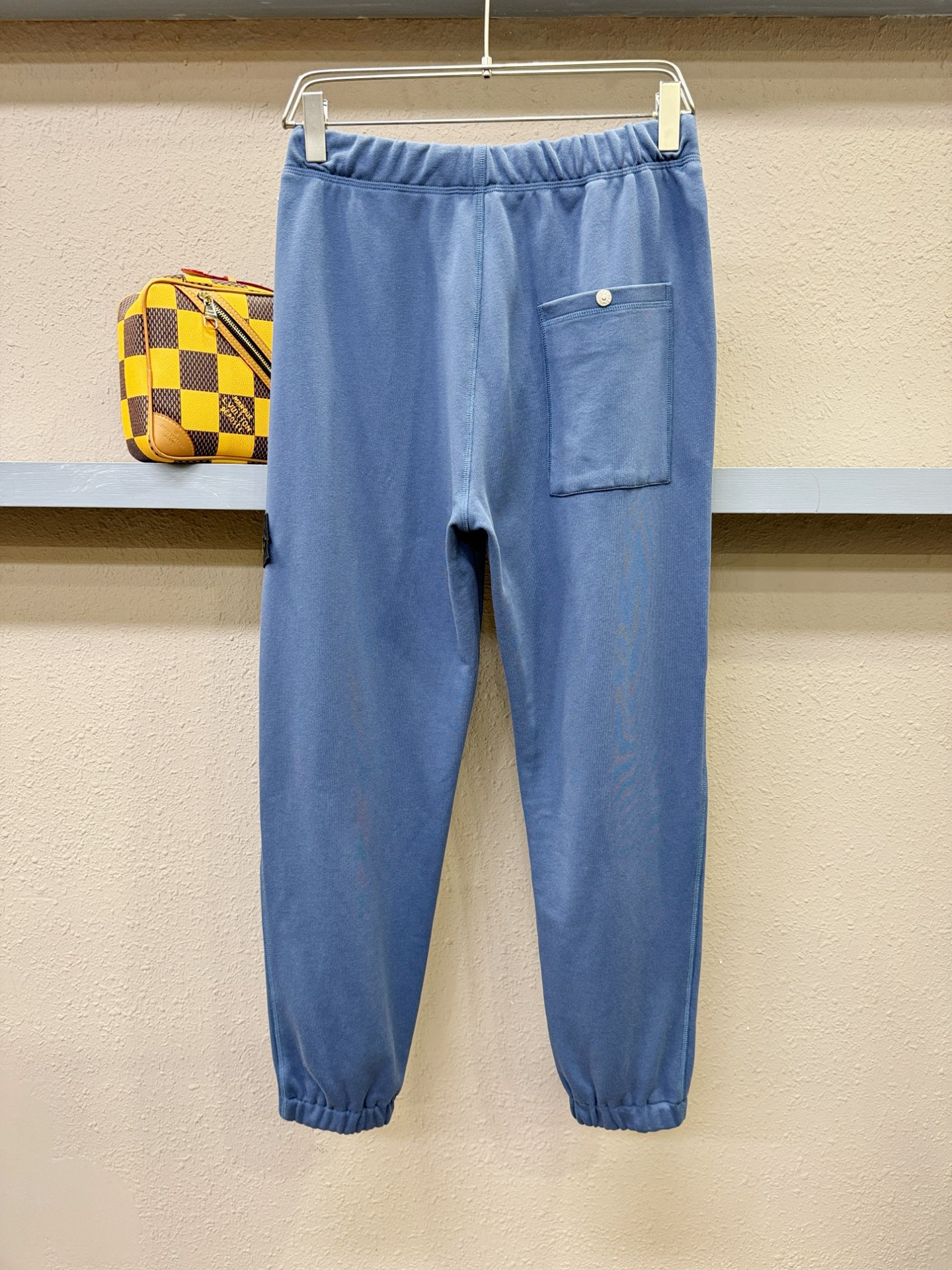 STONE ISLAND石头岛 2025秋冬超火休闲裤，选用欧洲进口面料，柔软舒适有质感，原版五金配件，