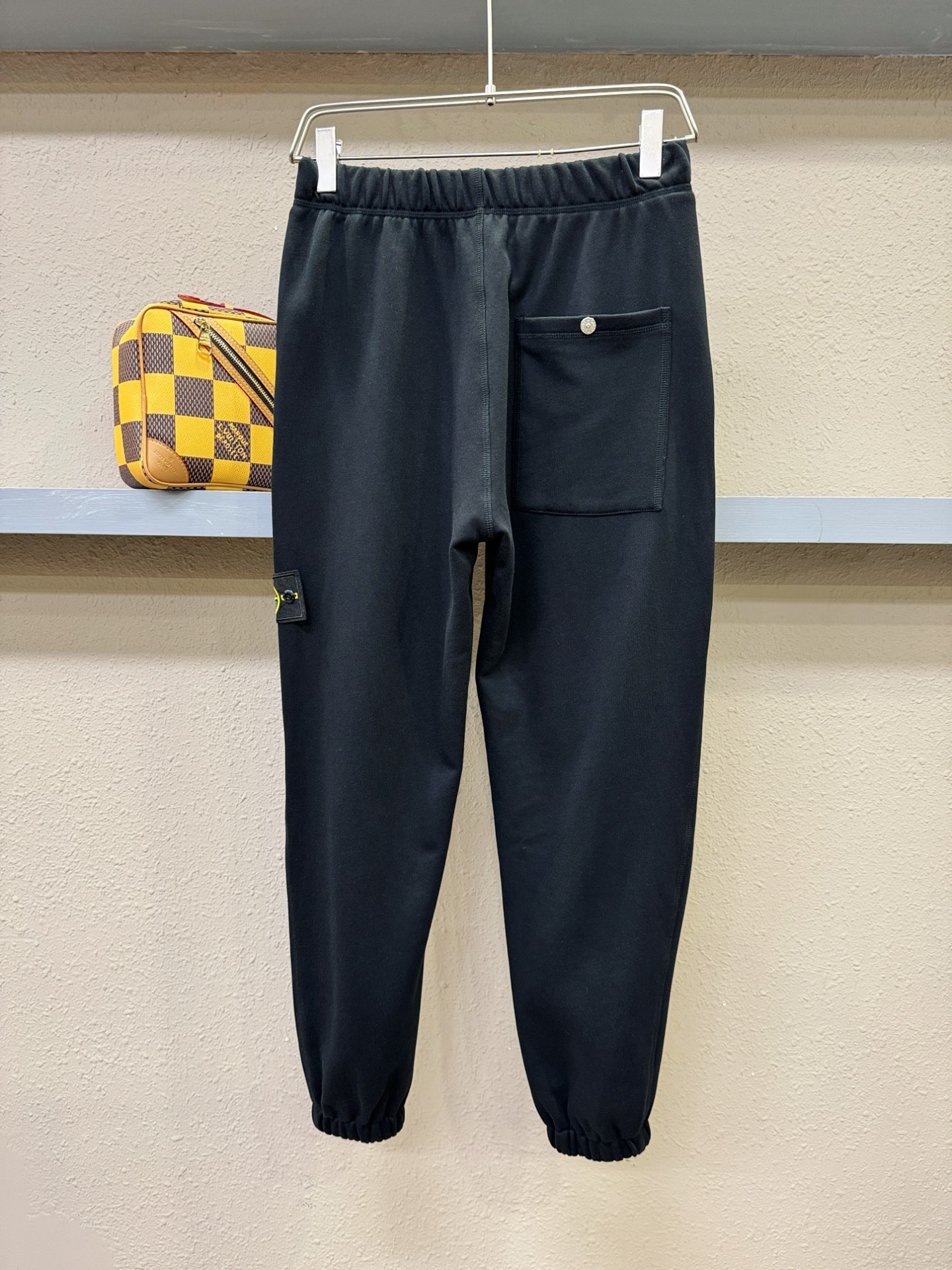 STONE ISLAND石头岛 2025秋冬超火休闲裤，选用欧洲进口面料，柔软舒适有质感，原版五金配件，