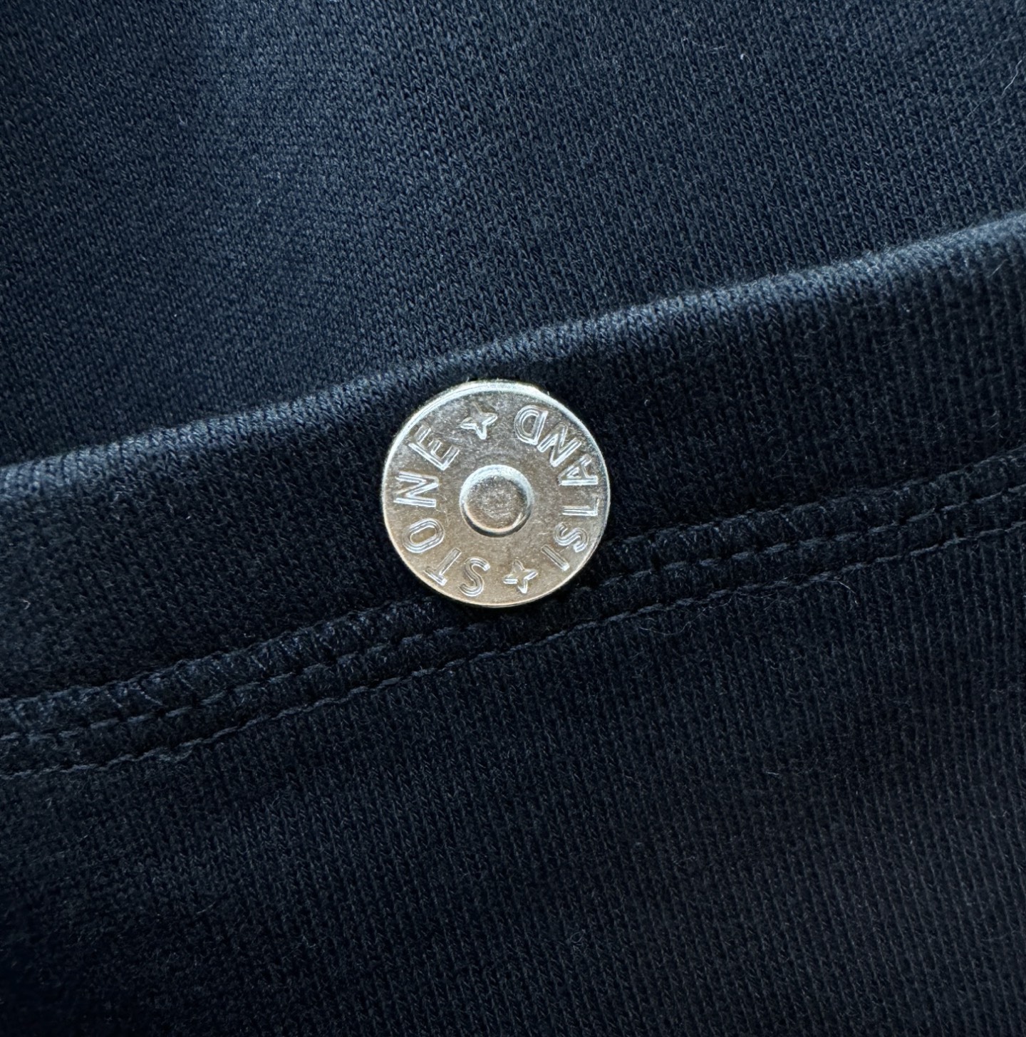 STONE ISLAND石头岛 2025秋冬超火休闲裤，选用欧洲进口面料，柔软舒适有质感，原版五金配件，