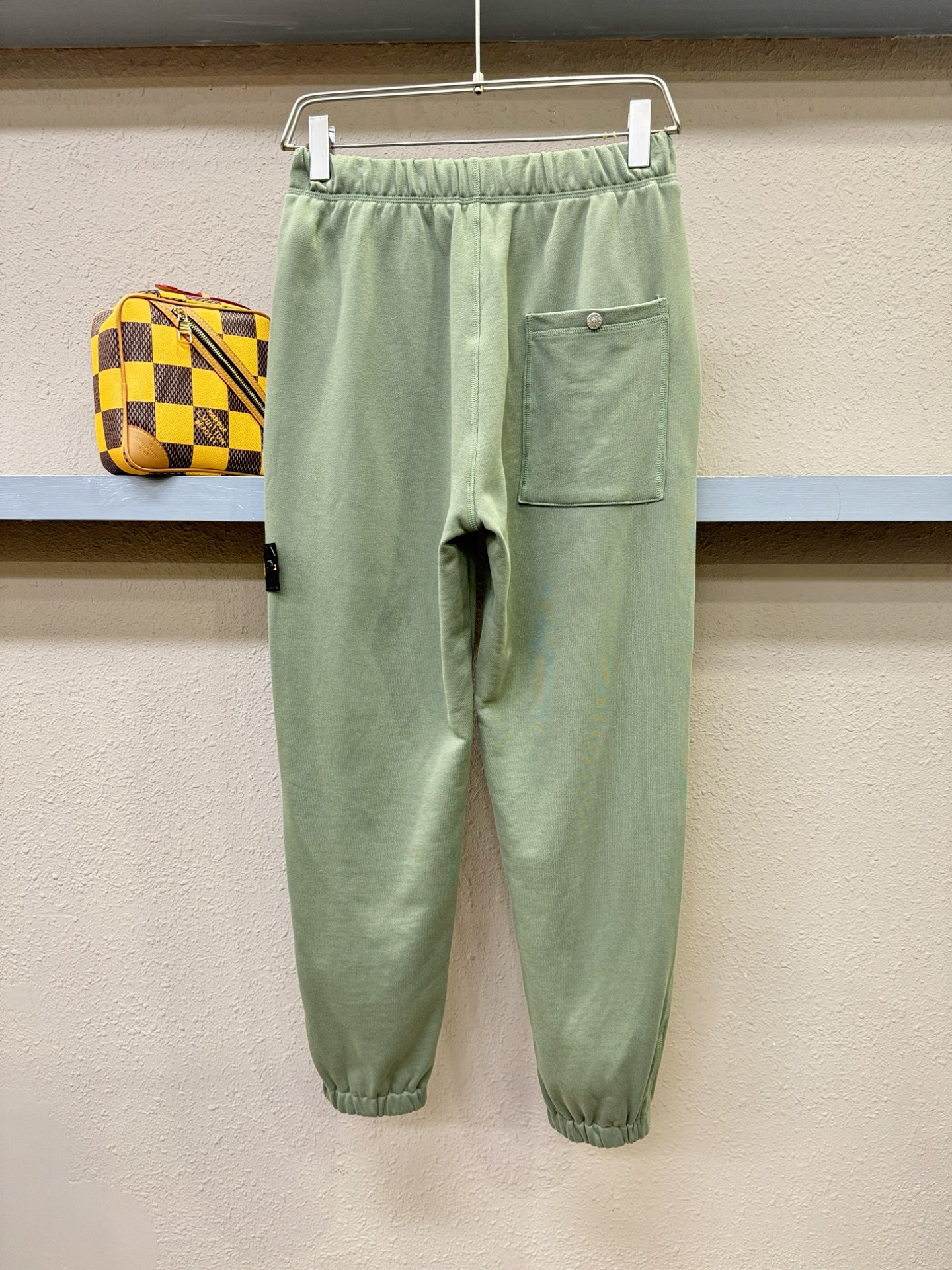 STONE ISLAND石头岛 2025秋冬超火休闲裤，选用欧洲进口面料，柔软舒适有质感，原版五金配件，