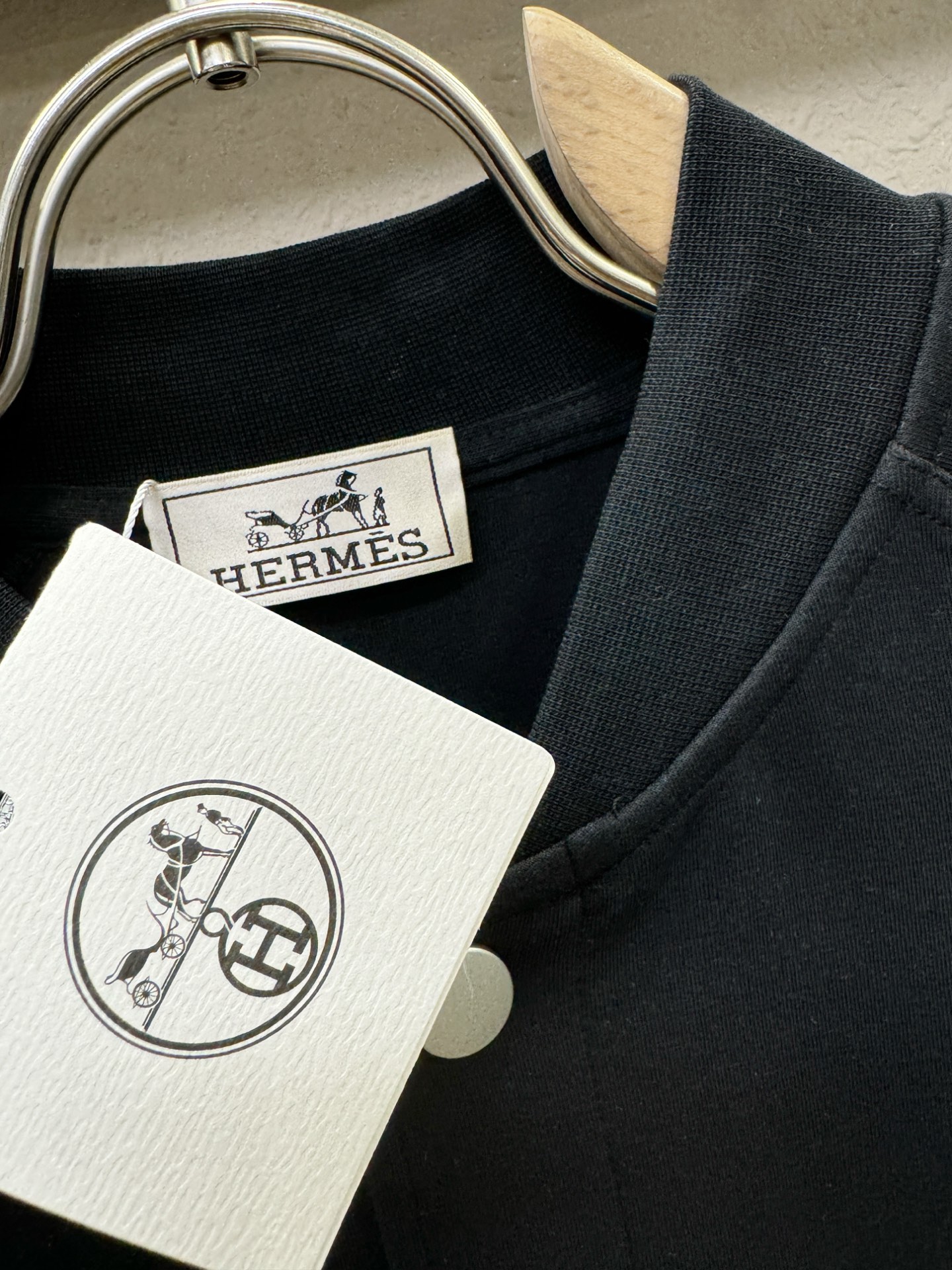 Hermès爱马仕 2025秋冬新款夹克开衫外套，原单狠货 开衫外套。欧洲专柜同步，上身更随意大方，专柜