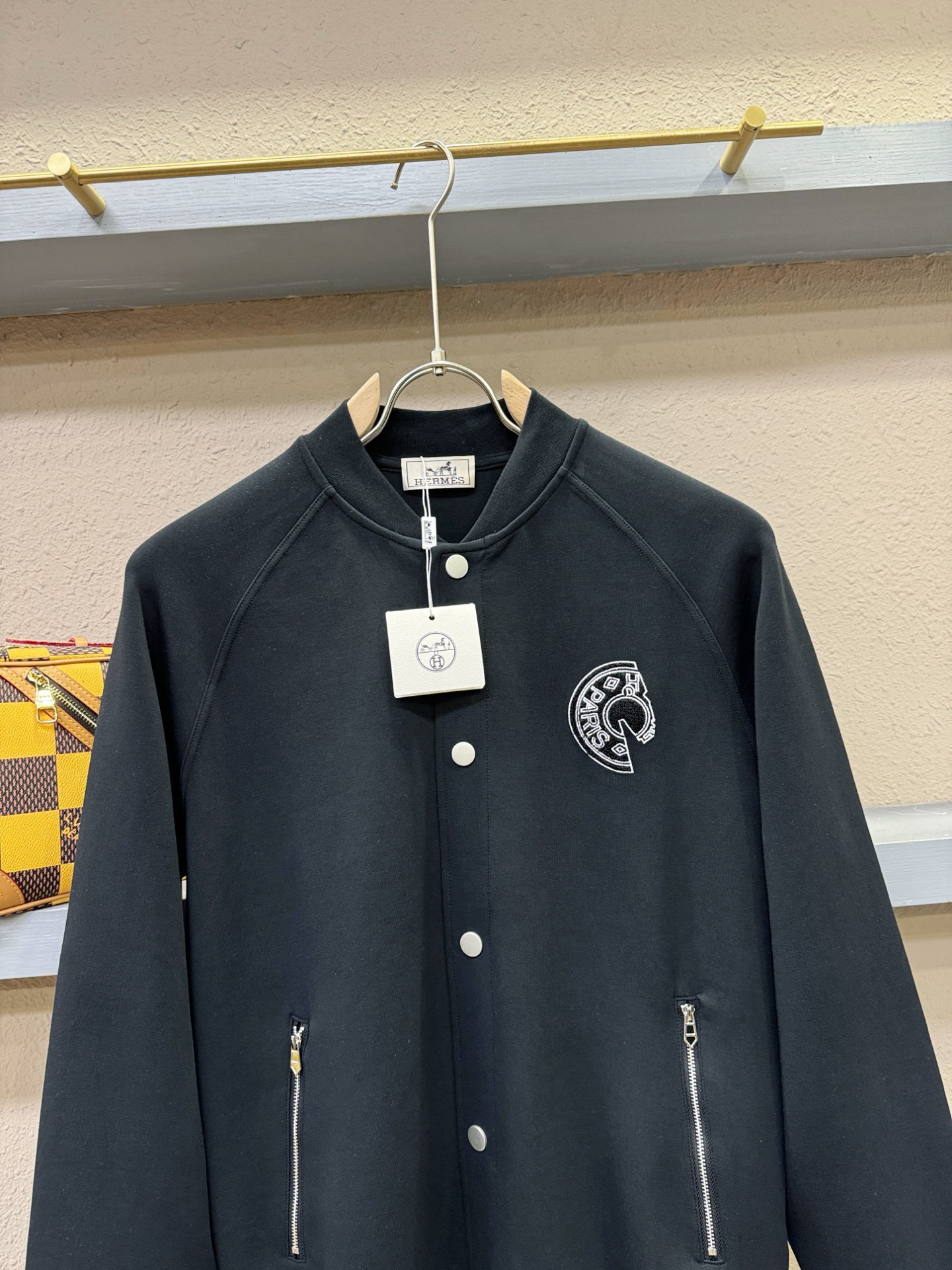 Hermès爱马仕 2025秋冬新款夹克开衫外套，原单狠货 开衫外套。欧洲专柜同步，上身更随意大方，专柜