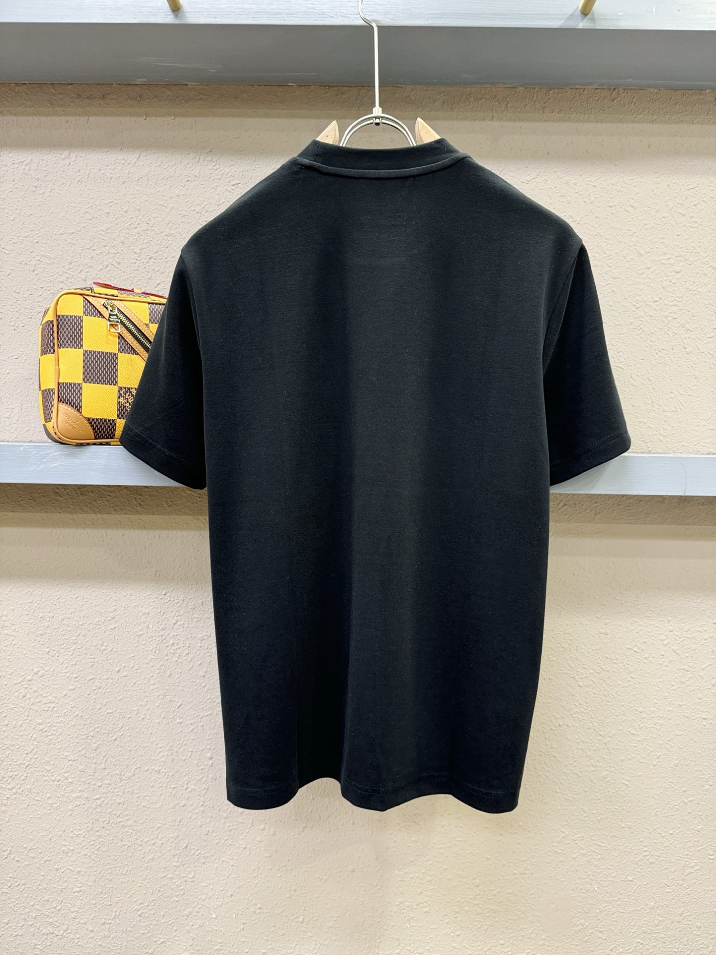 Dior迪奥 顶级品质 2025秋冬新品短袖！原版定制面料，手感柔软。顶级进口私货，时尚设计潮流羊毛短袖