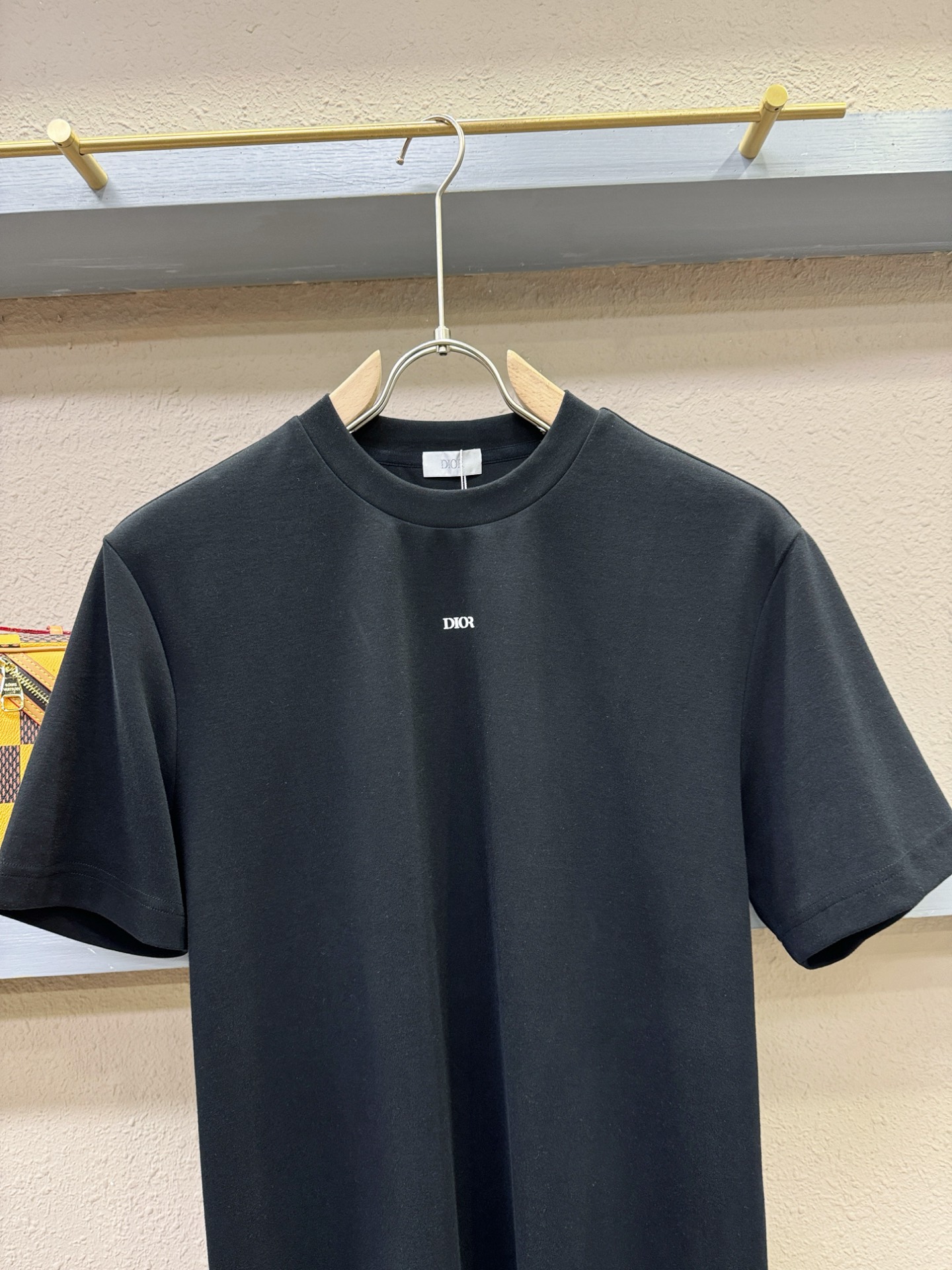 Dior迪奥 顶级品质 2025秋冬新品短袖！原版定制面料，手感柔软。顶级进口私货，时尚设计潮流羊毛短袖