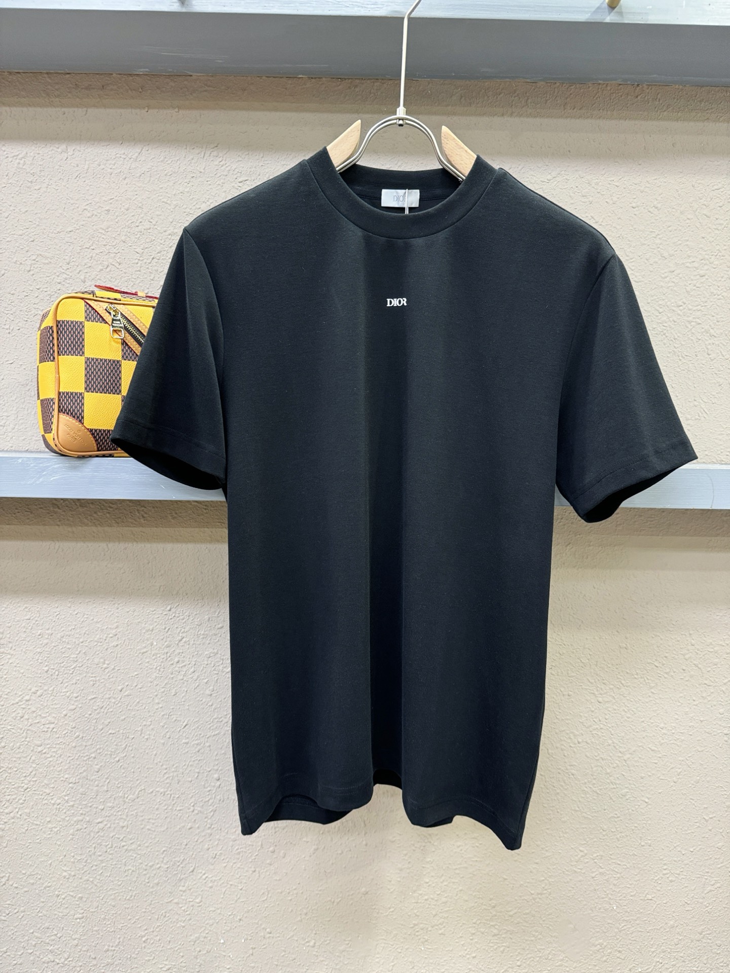 Dior迪奥 顶级品质 2025秋冬新品短袖！原版定制面料，手感柔软。顶级进口私货，时尚设计潮流羊毛短袖