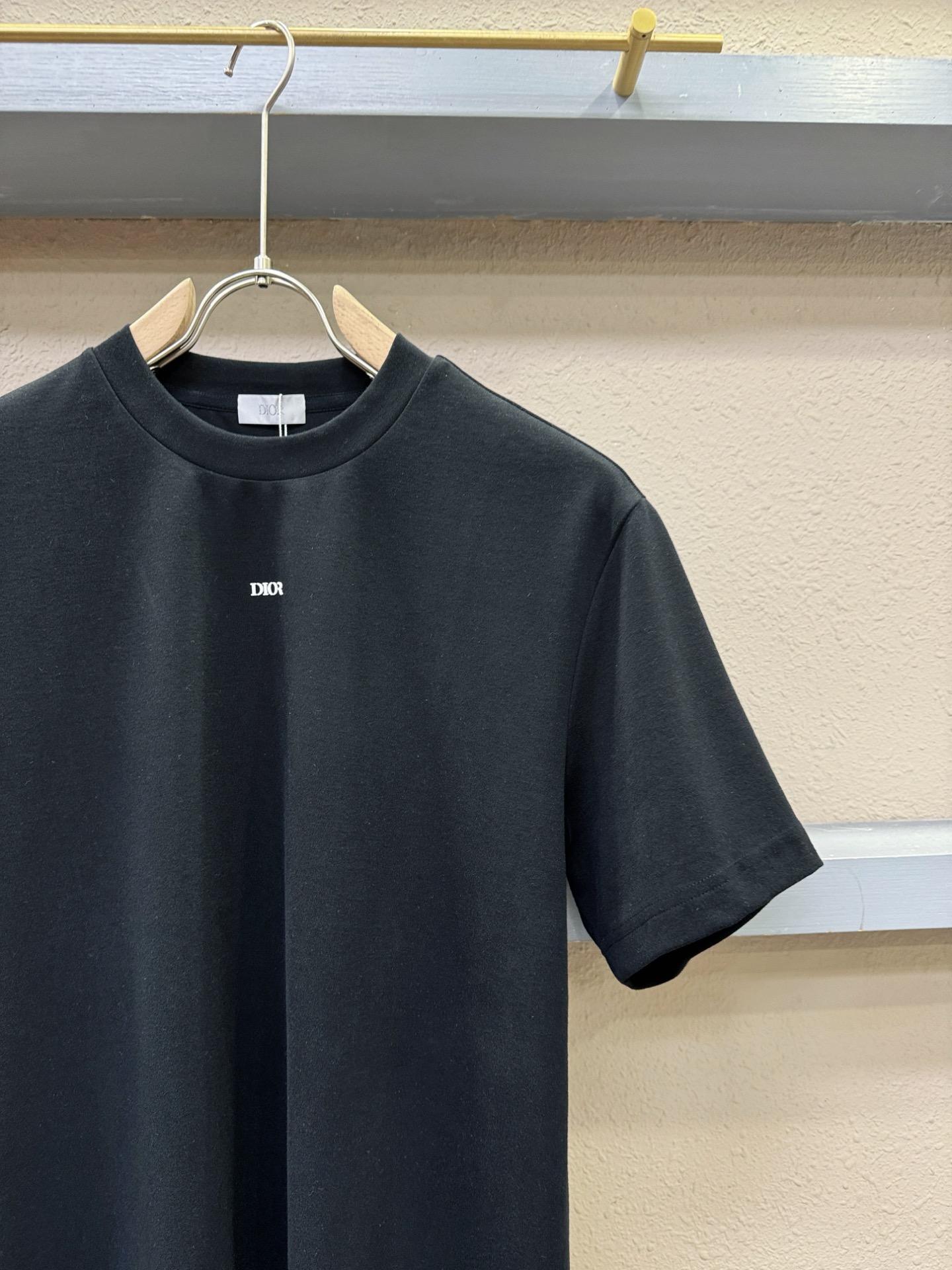 Dior迪奥 顶级品质 2025秋冬新品短袖！原版定制面料，手感柔软。顶级进口私货，时尚设计潮流羊毛短袖
