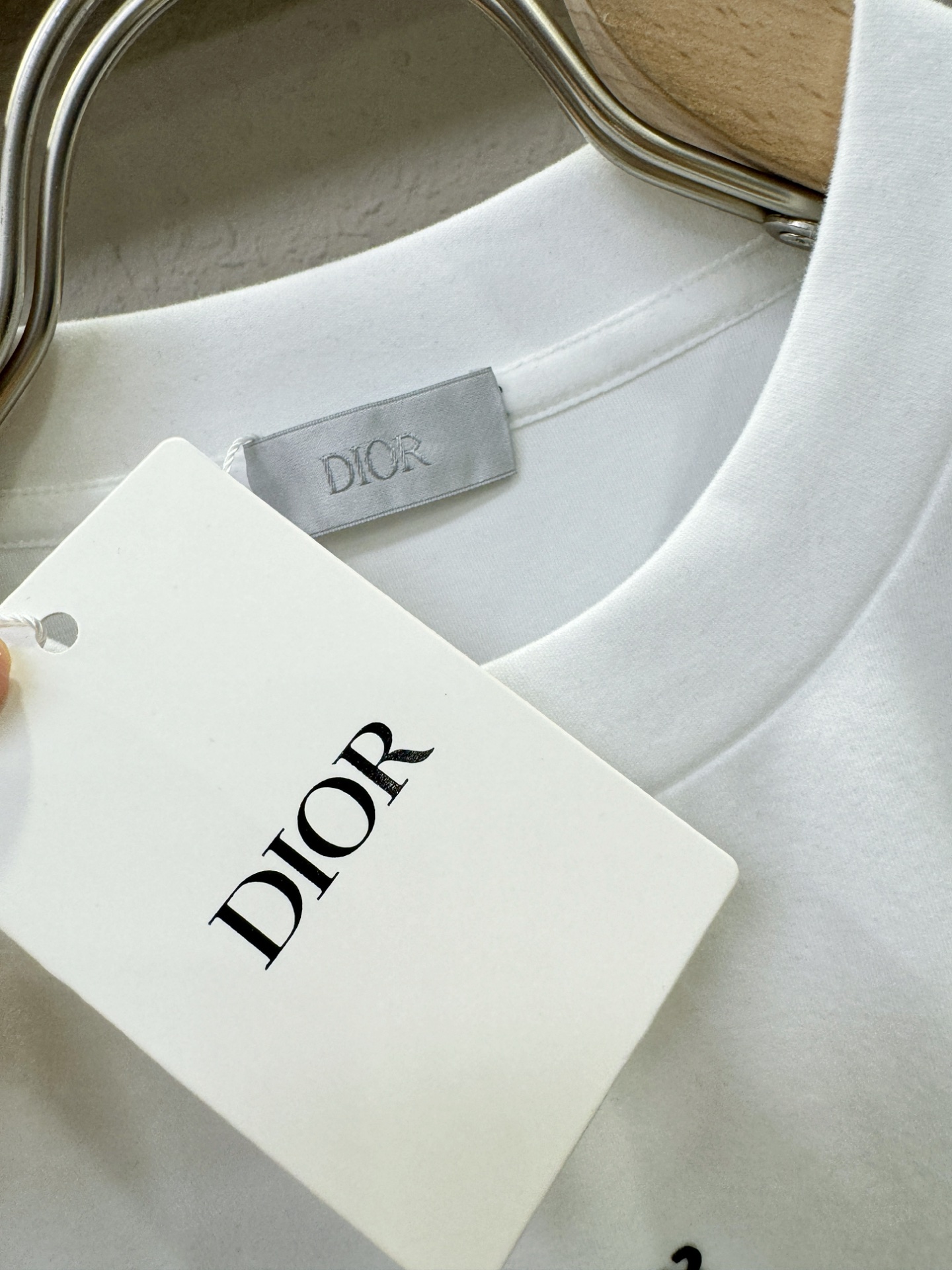 Dior迪奥 顶级品质 2025秋冬新品短袖！原版定制面料，手感柔软。顶级进口私货，时尚设计潮流羊毛短袖