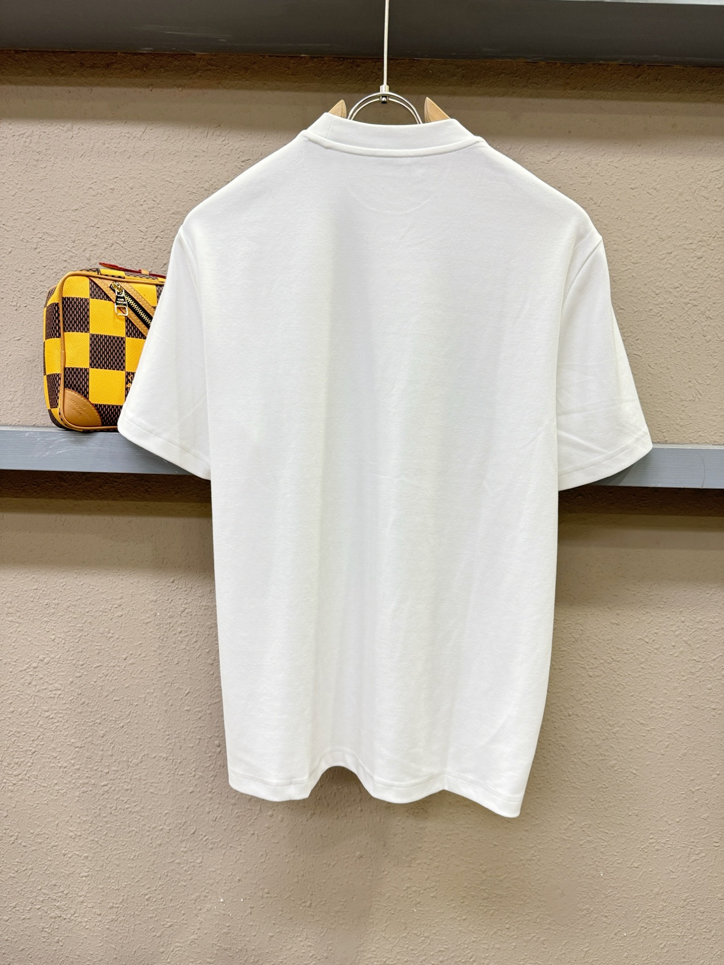 Dior迪奥 顶级品质 2025秋冬新品短袖！原版定制面料，手感柔软。顶级进口私货，时尚设计潮流羊毛短袖