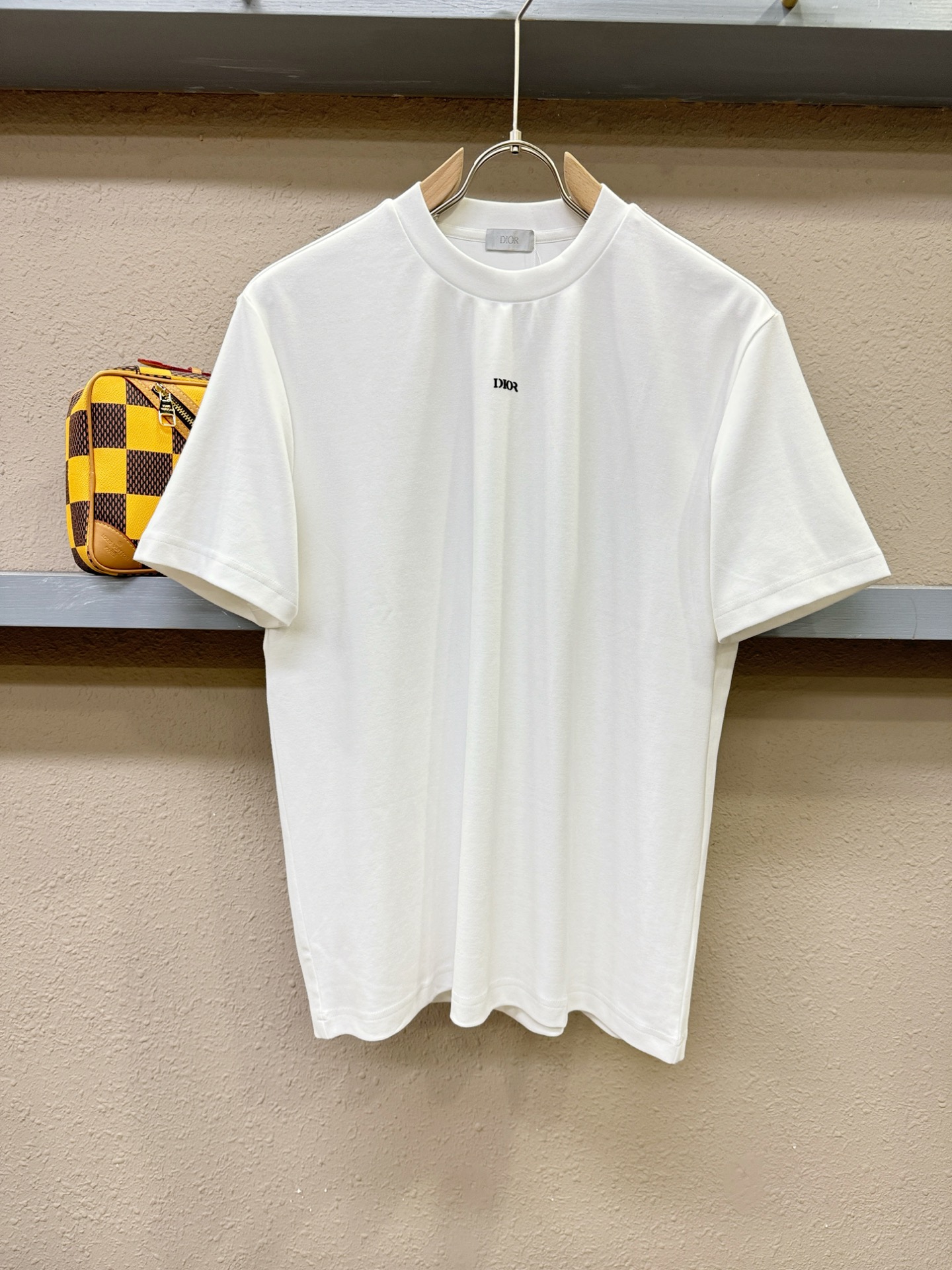 Dior迪奥 顶级品质 2025秋冬新品短袖！原版定制面料，手感柔软。顶级进口私货，时尚设计潮流羊毛短袖