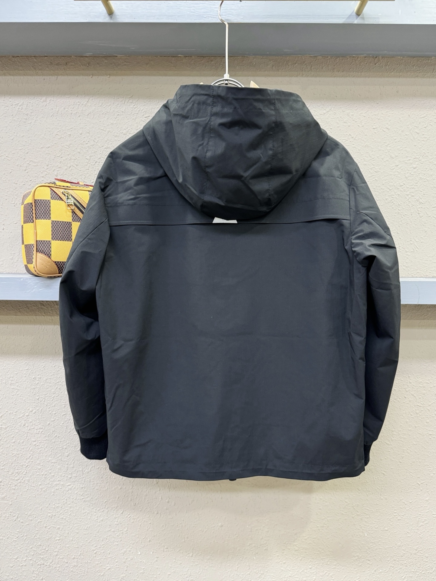 Moncler蒙口 2025秋冬新款夹克外套，原单狠货 意大利进口面料时尚夹克外套。欧洲专柜同步，上身更