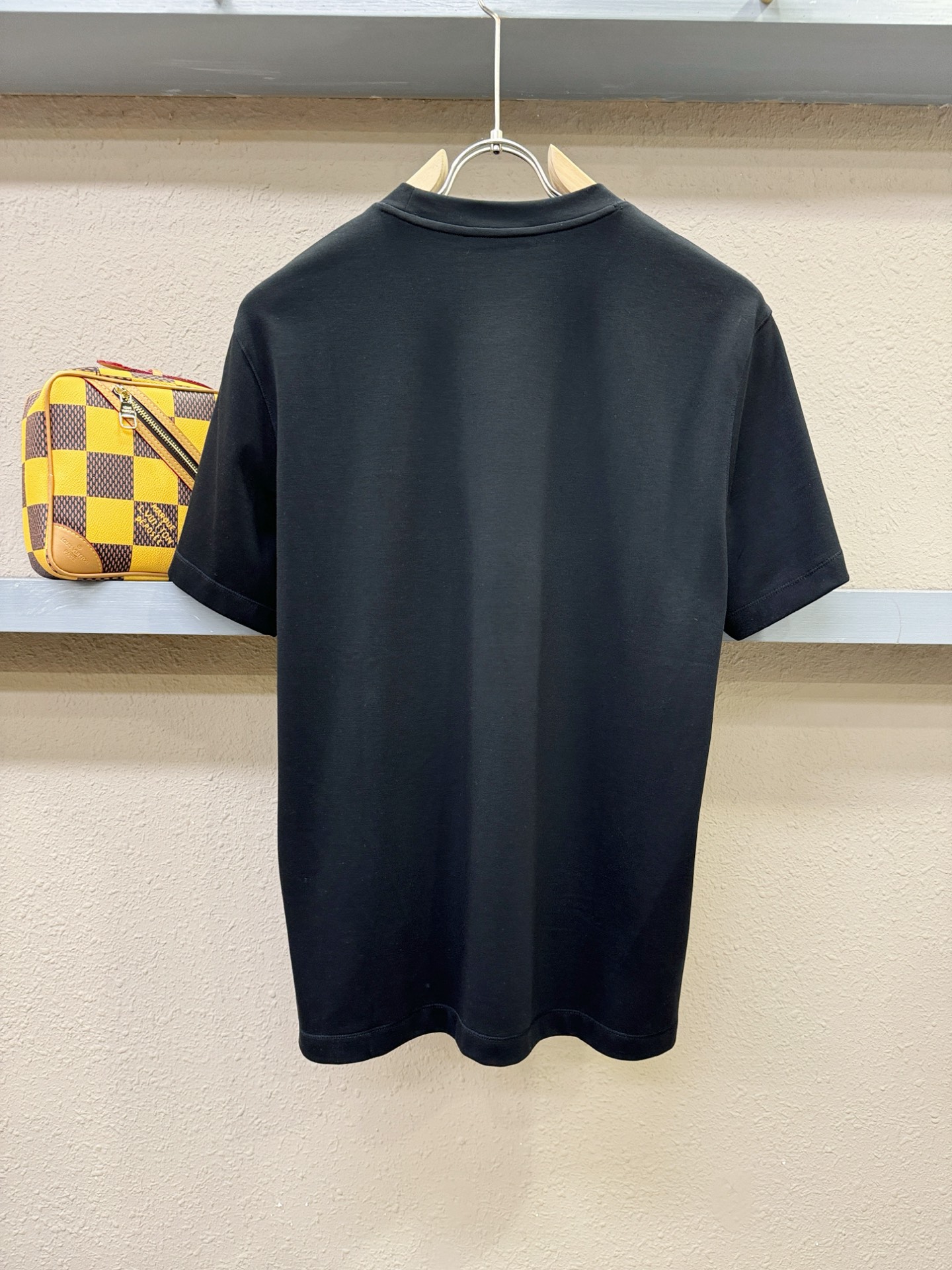 PRADA 普拉达 顶级品质 2025秋冬新品短袖！原版定制面料，手感柔软。顶级进口私货，时尚设计潮流羊